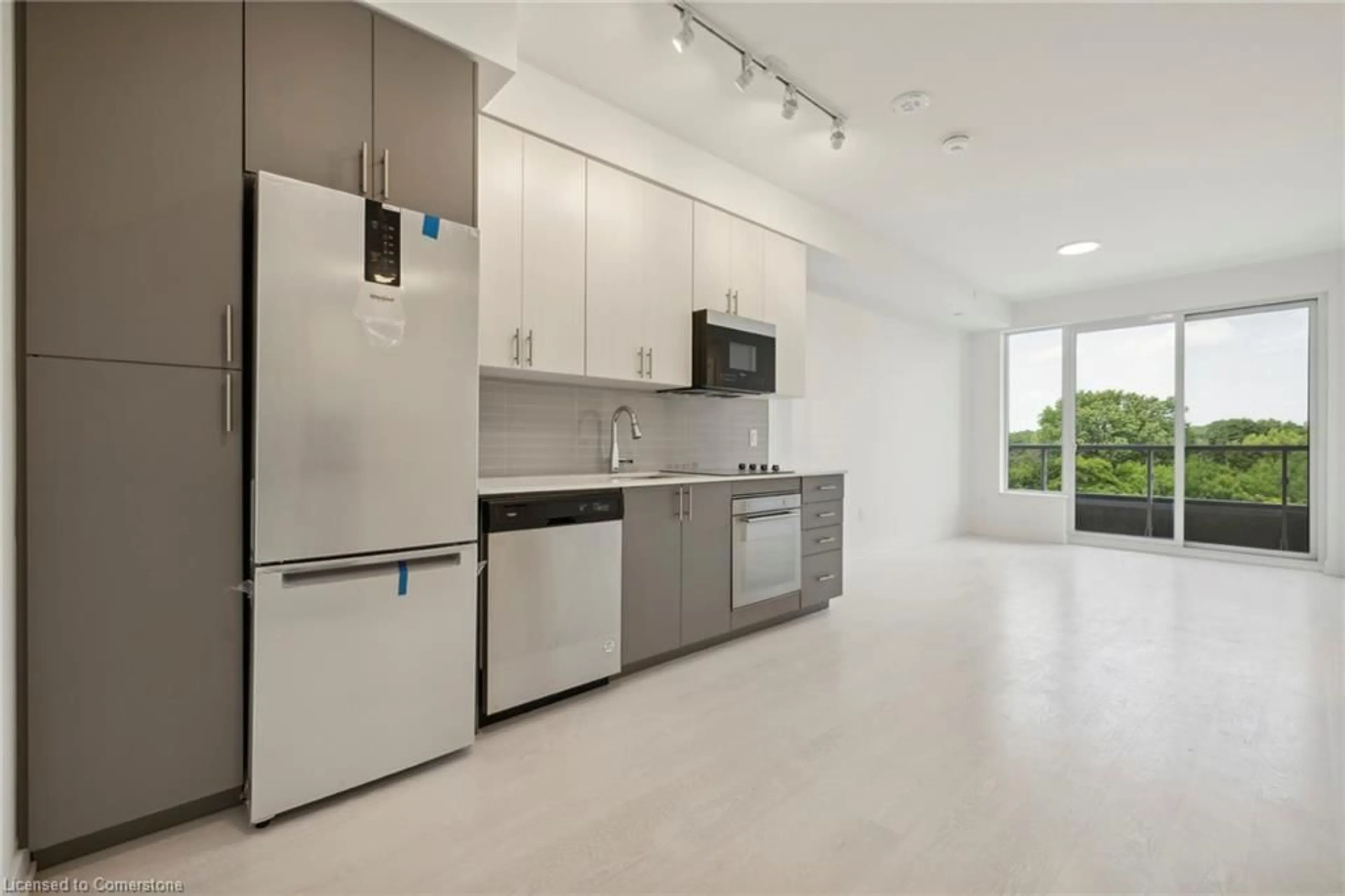 Standard kitchen, unknown for 415 Main St #514, Hamilton Ontario L8P 1K5
