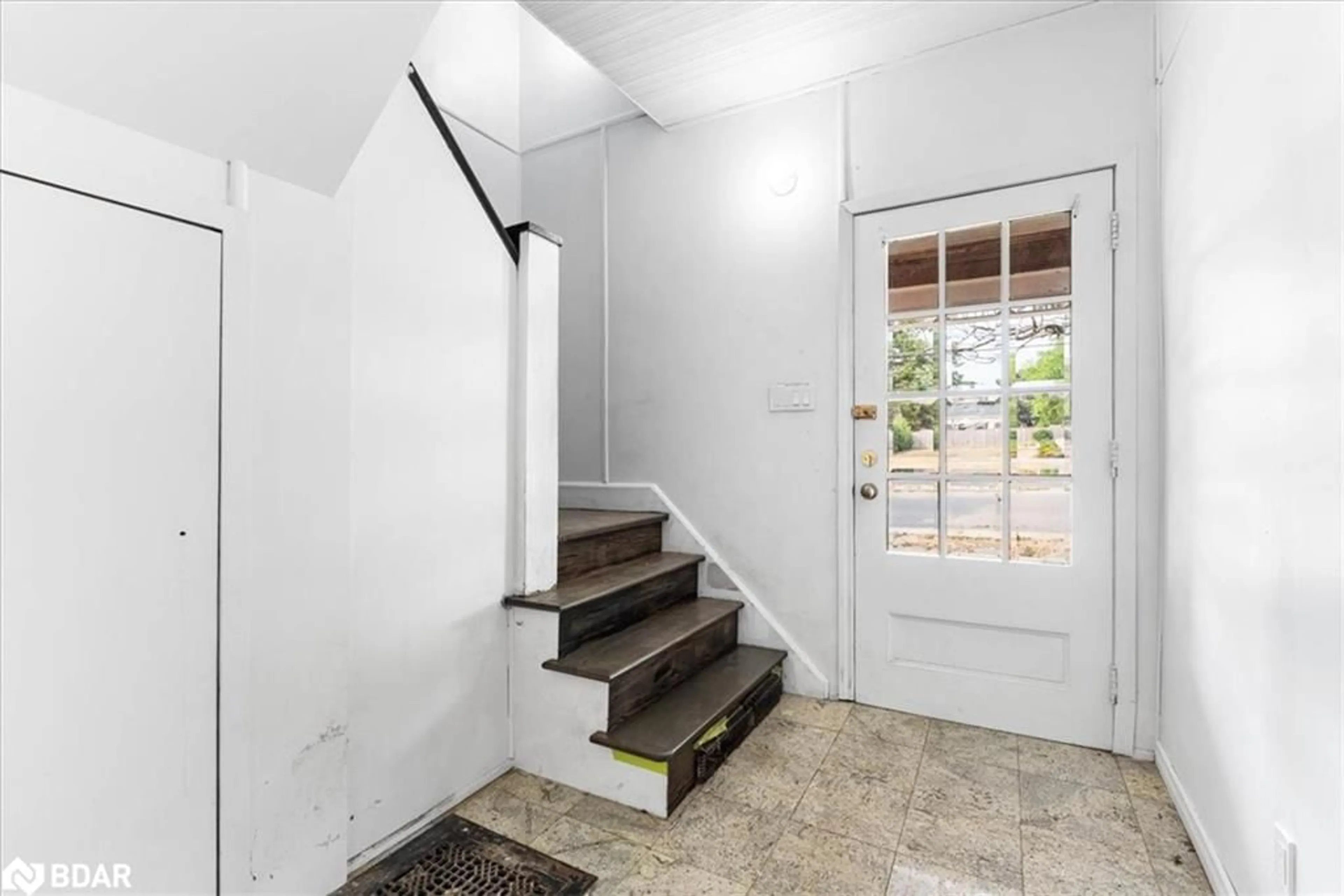 Unknown for 195 Victoria Ave, Trenton Ontario K8V 5A4