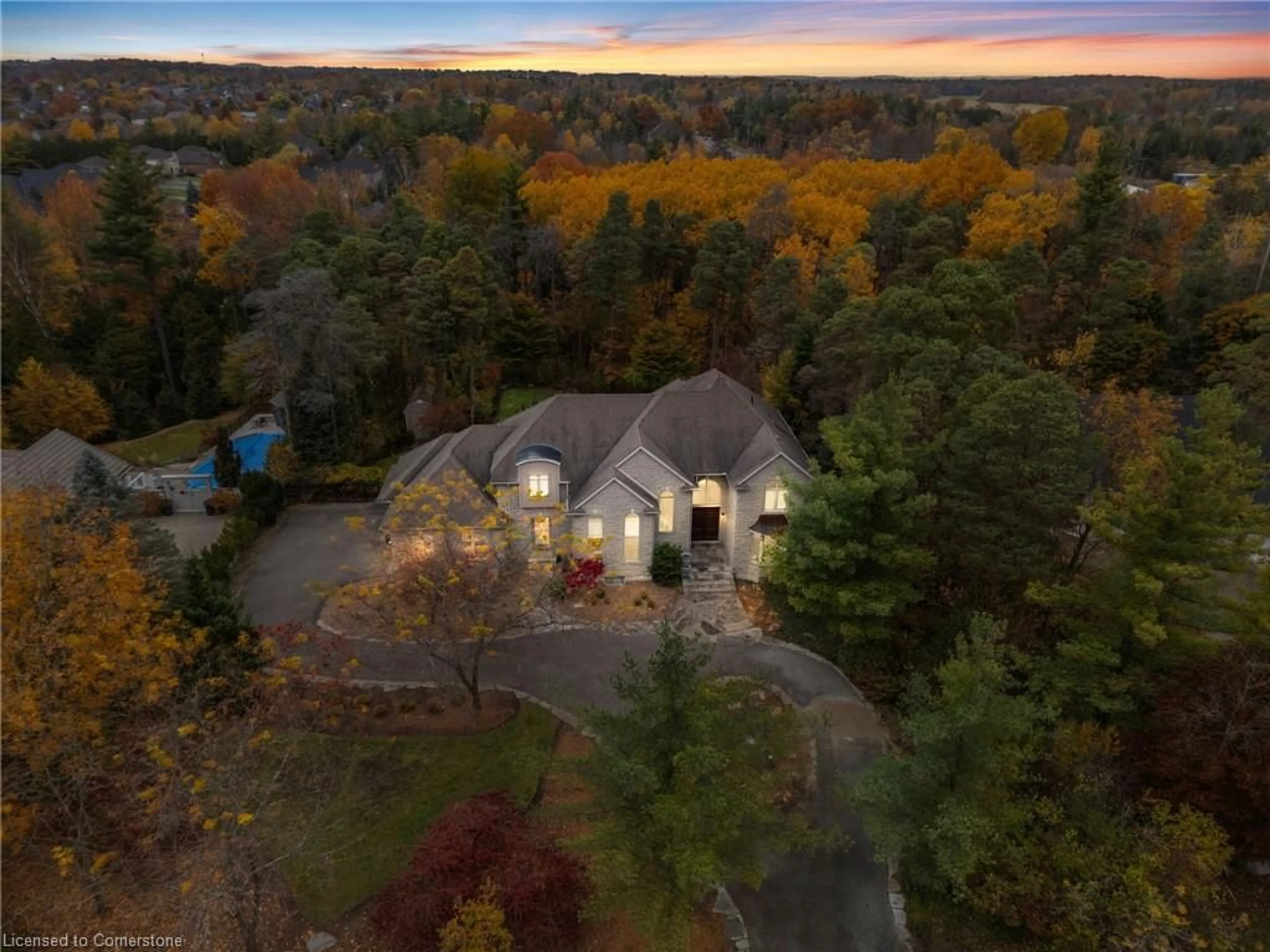 A pic from outside/outdoor area/front of a property/back of a property/a pic from drone, forest/trees view for 994 Stonebrook Rd, Cambridge Ontario N1T 1H6