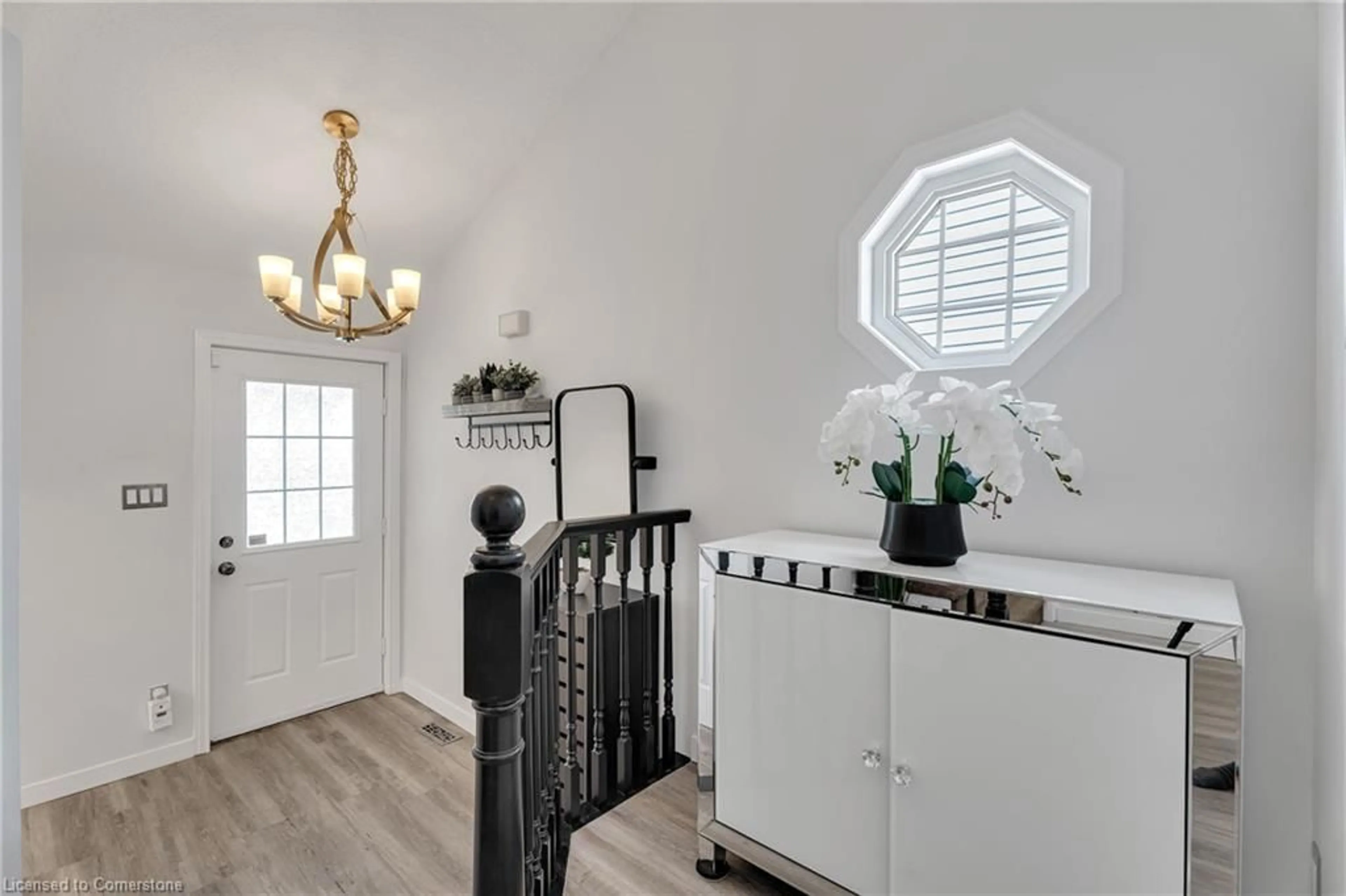 Indoor entryway for 4 Orchid Cres, Kitchener Ontario N2E 3N2