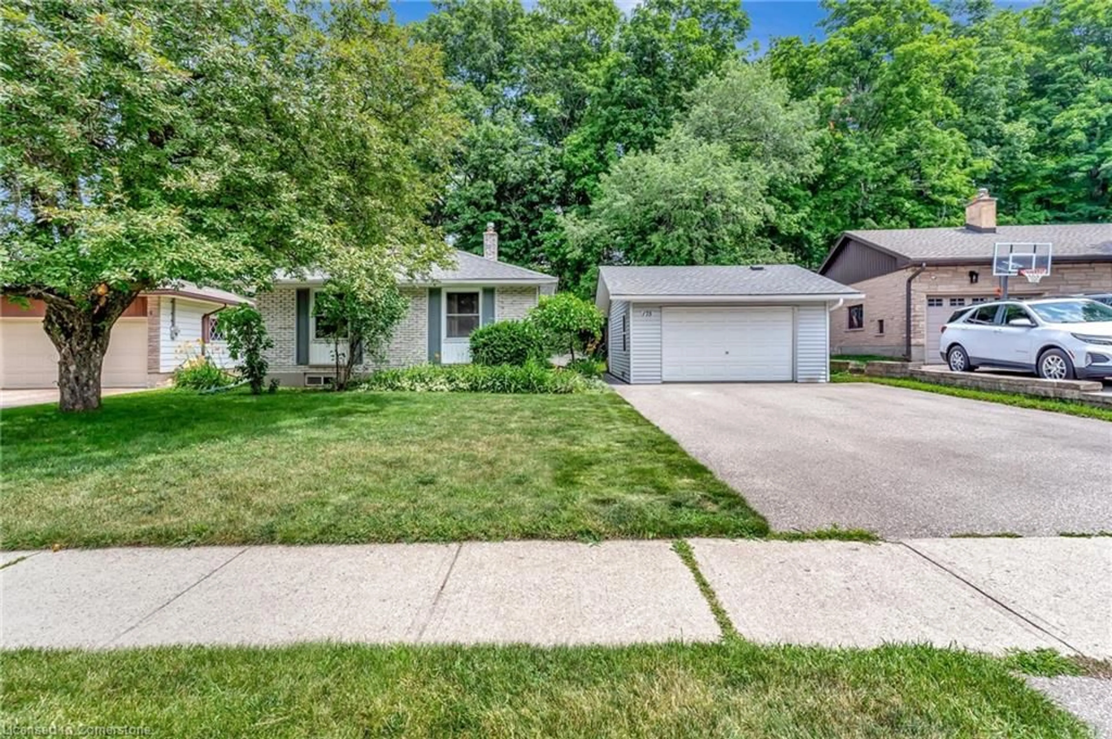 Home with vinyl exterior material, street for 175 Winston Blvd, Cambridge Ontario N3C 1M1