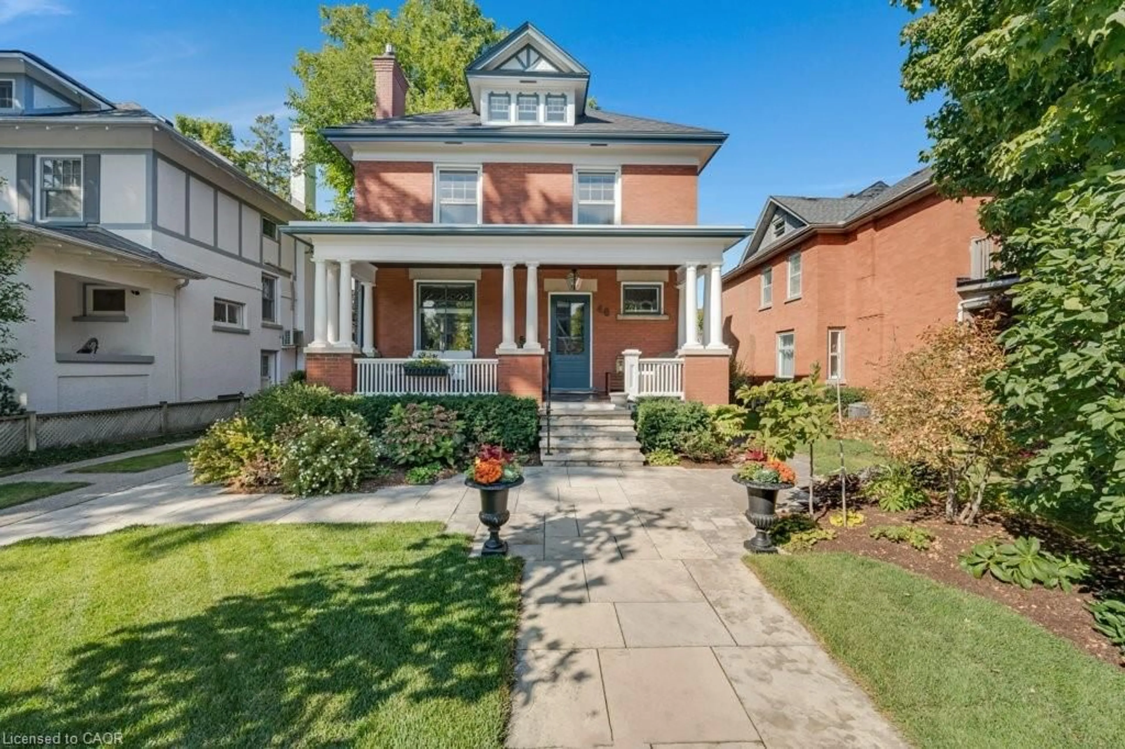 Home with brick exterior material, street for 46 Brant Rd, Cambridge Ontario N1S 2W6