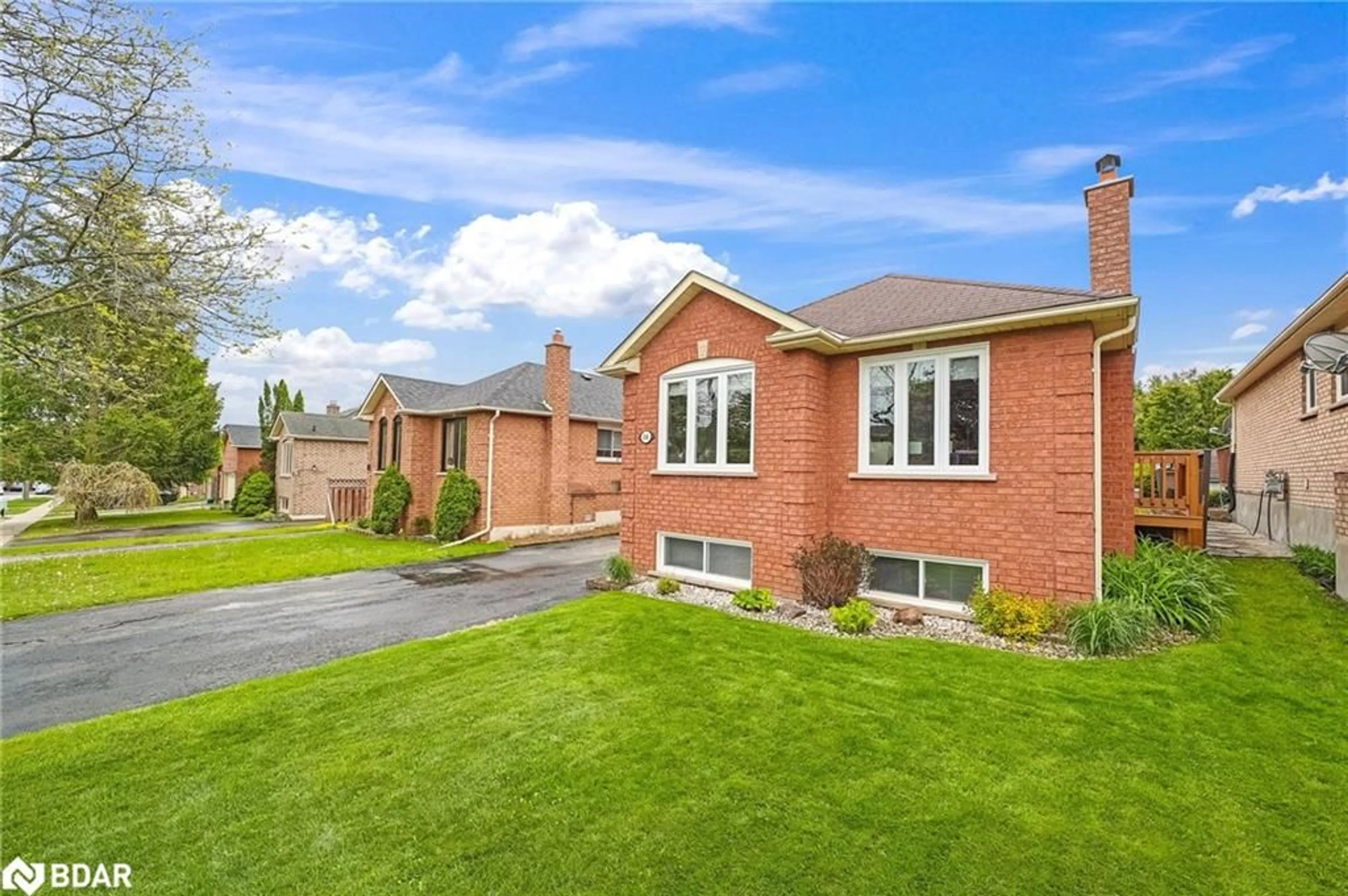 Home with brick exterior material, street for 16 Balliston Rd, Barrie Ontario L4N 6Z6
