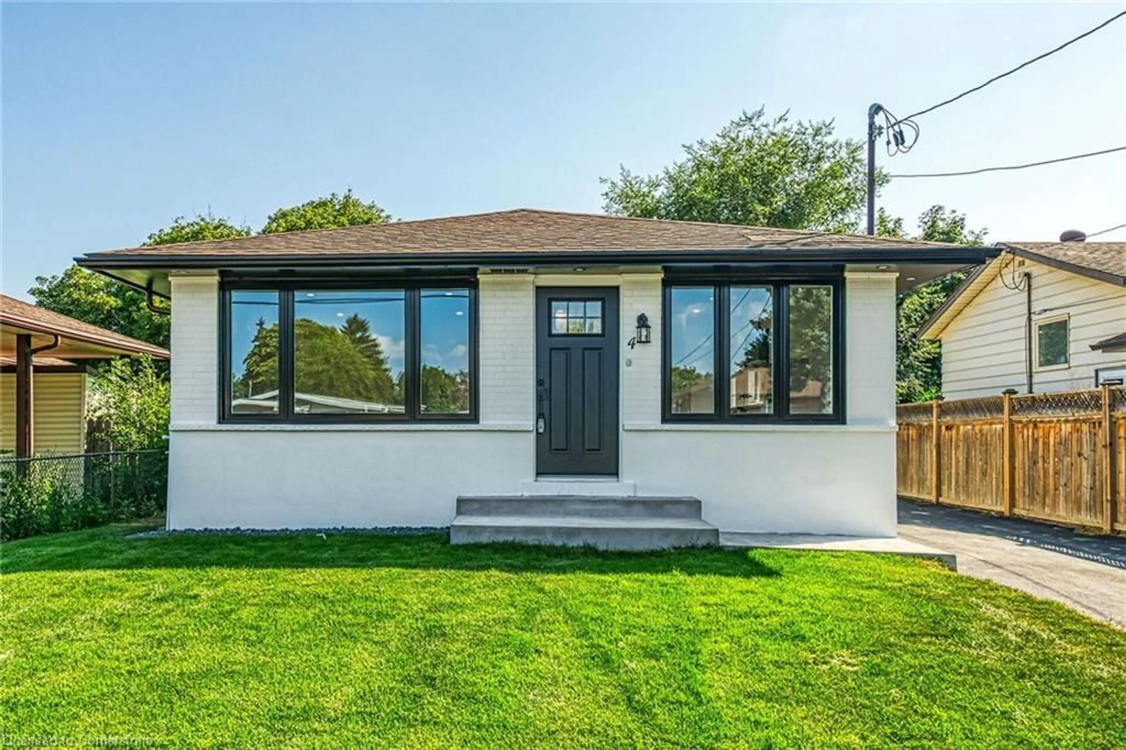 Home with vinyl exterior material, street for 4 Lilacside Dr, Hamilton Ontario L8V 2L6