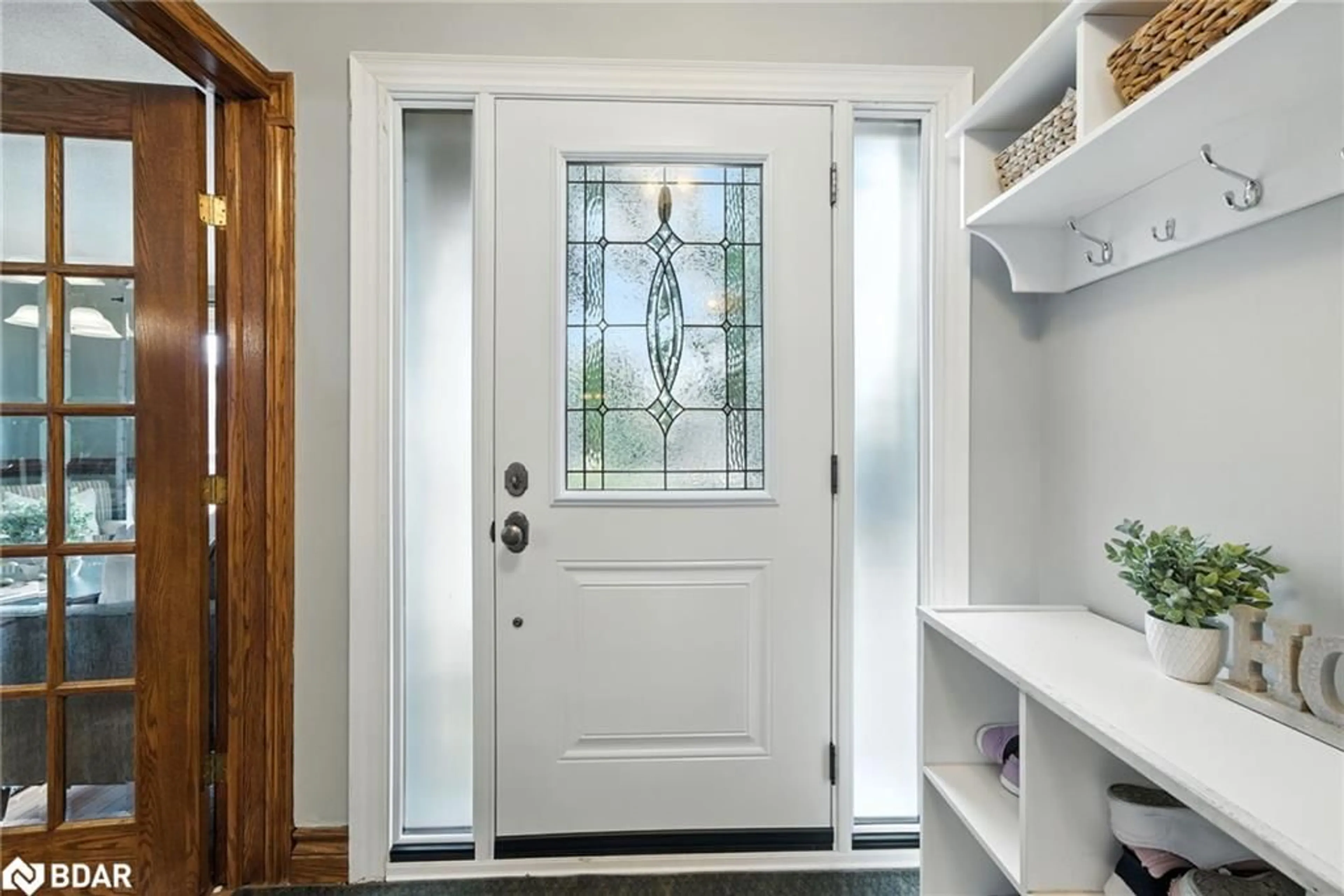 Indoor entryway for 3 Rogers Rd, Lindsay Ontario K9V 5L1