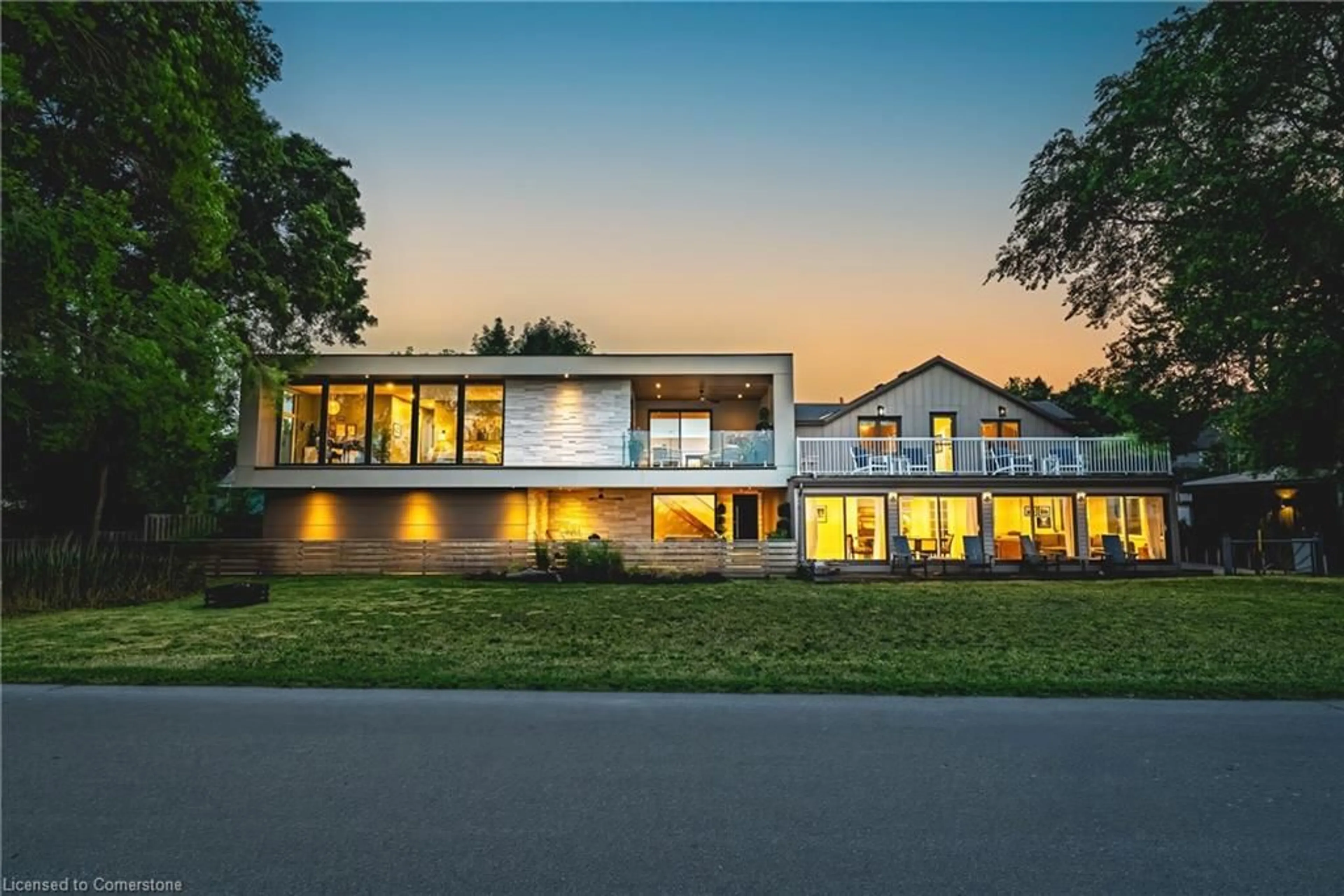 Home with brick exterior material, unknown for 5 Dexter Ave, Hamilton Ontario L8H 7C7