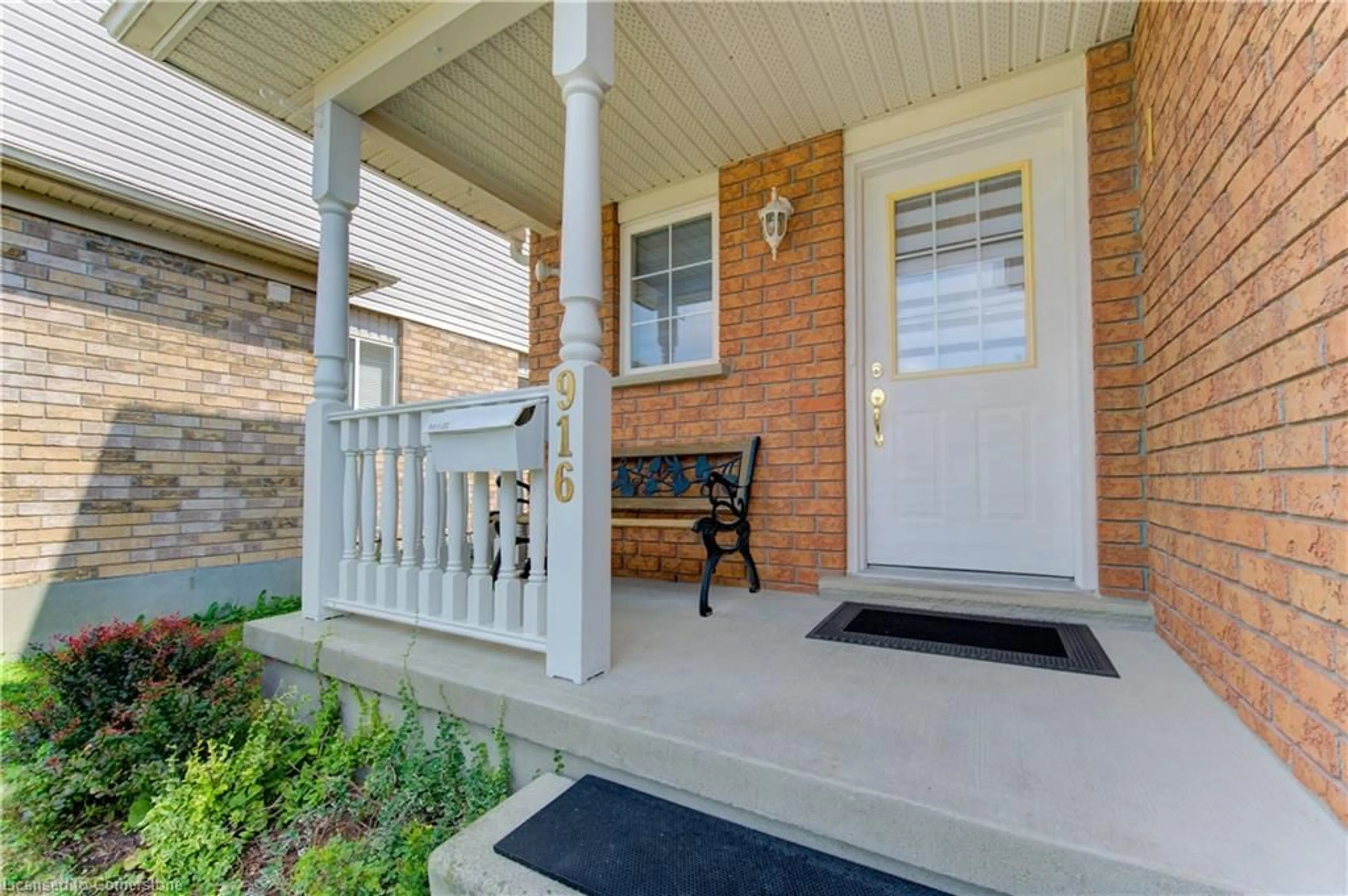 Unknown for 916 Veronica Crt, Kitchener Ontario N2A 4G4