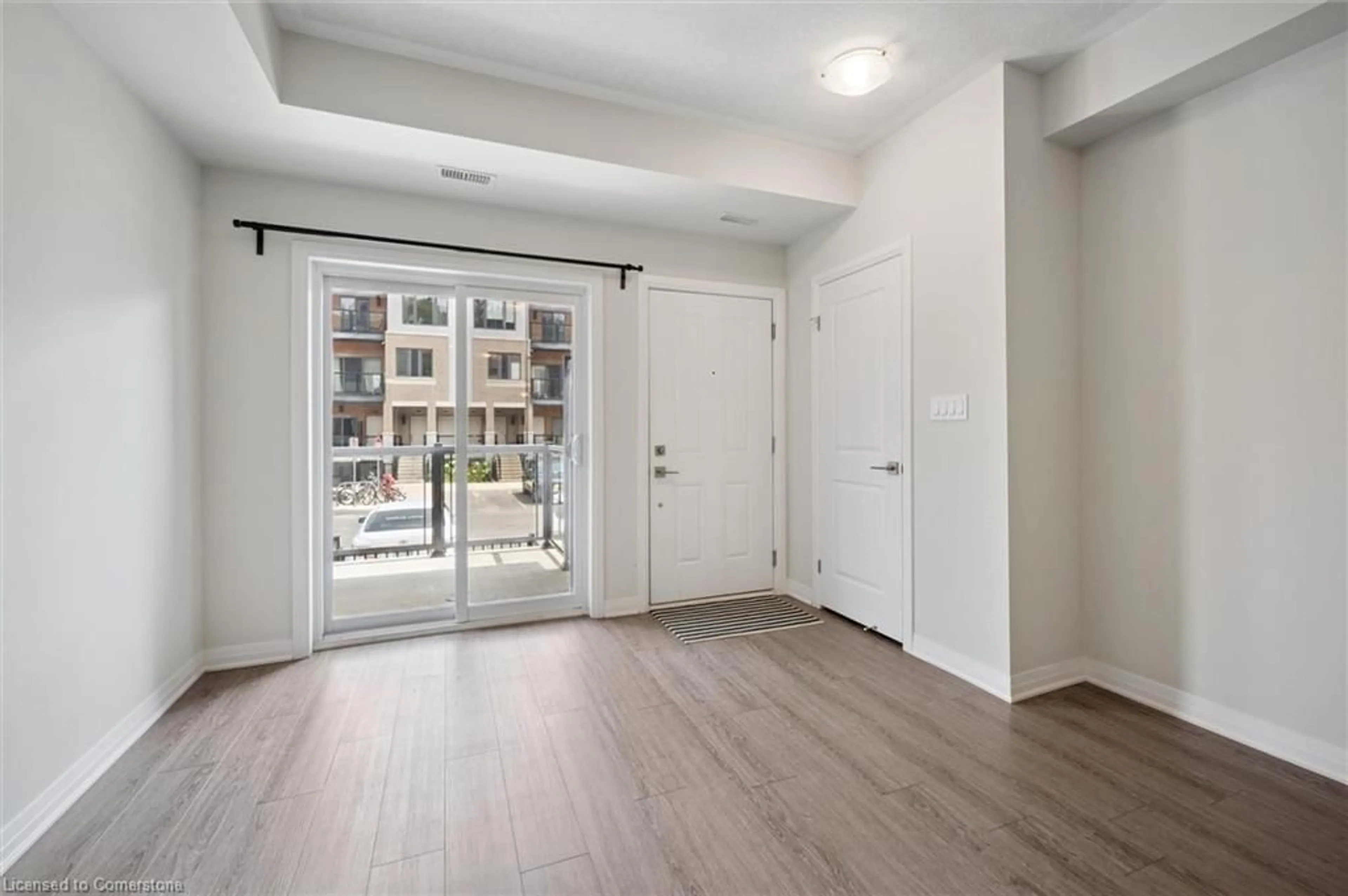 Indoor entryway for 25 Isherwood Ave #C34, Cambridge Ontario N1R 3H5