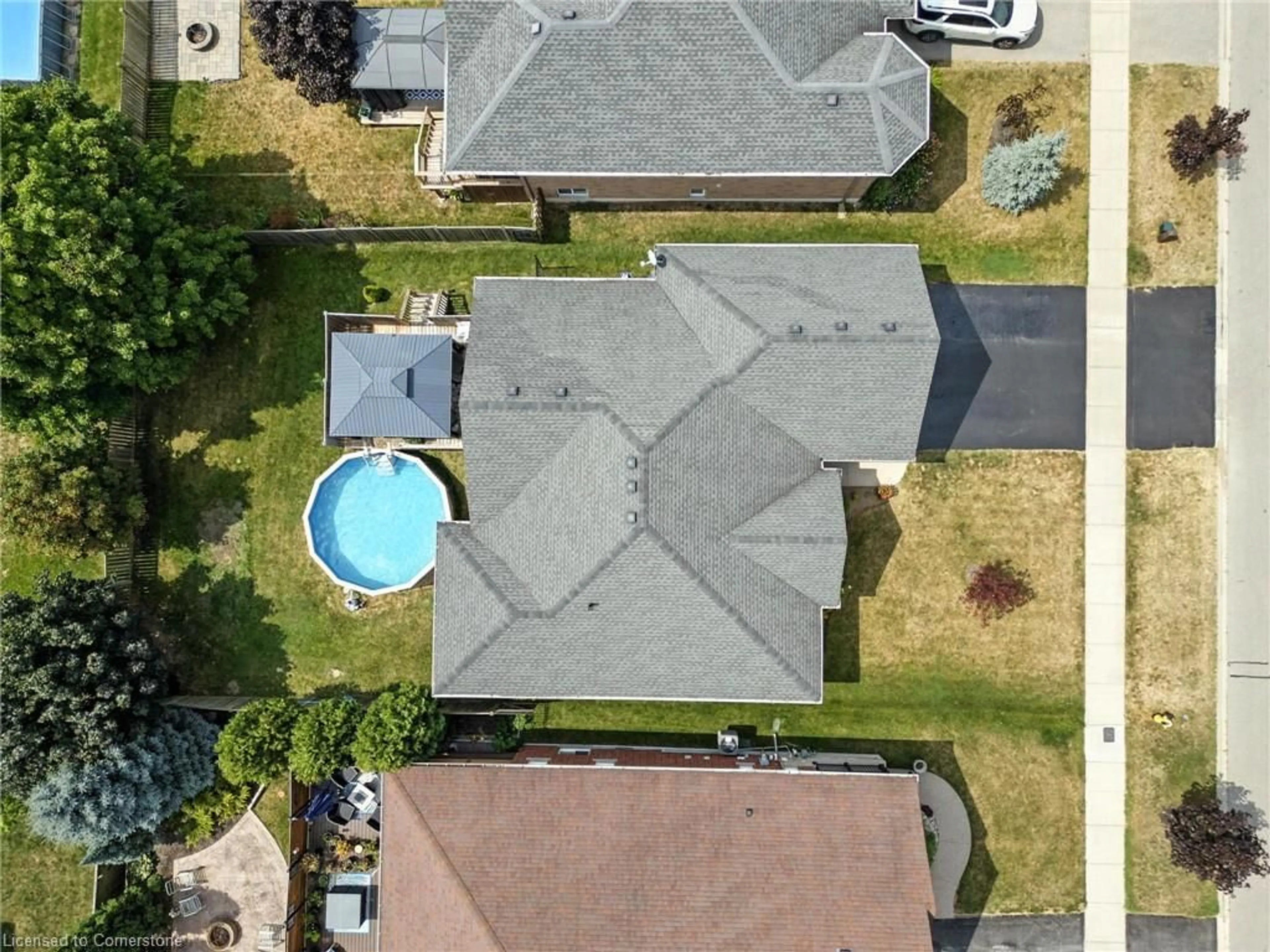 A pic from outside/outdoor area/front of a property/back of a property/a pic from drone, unknown for 107 Applewood St, Plattsville Ontario N0J 1S0