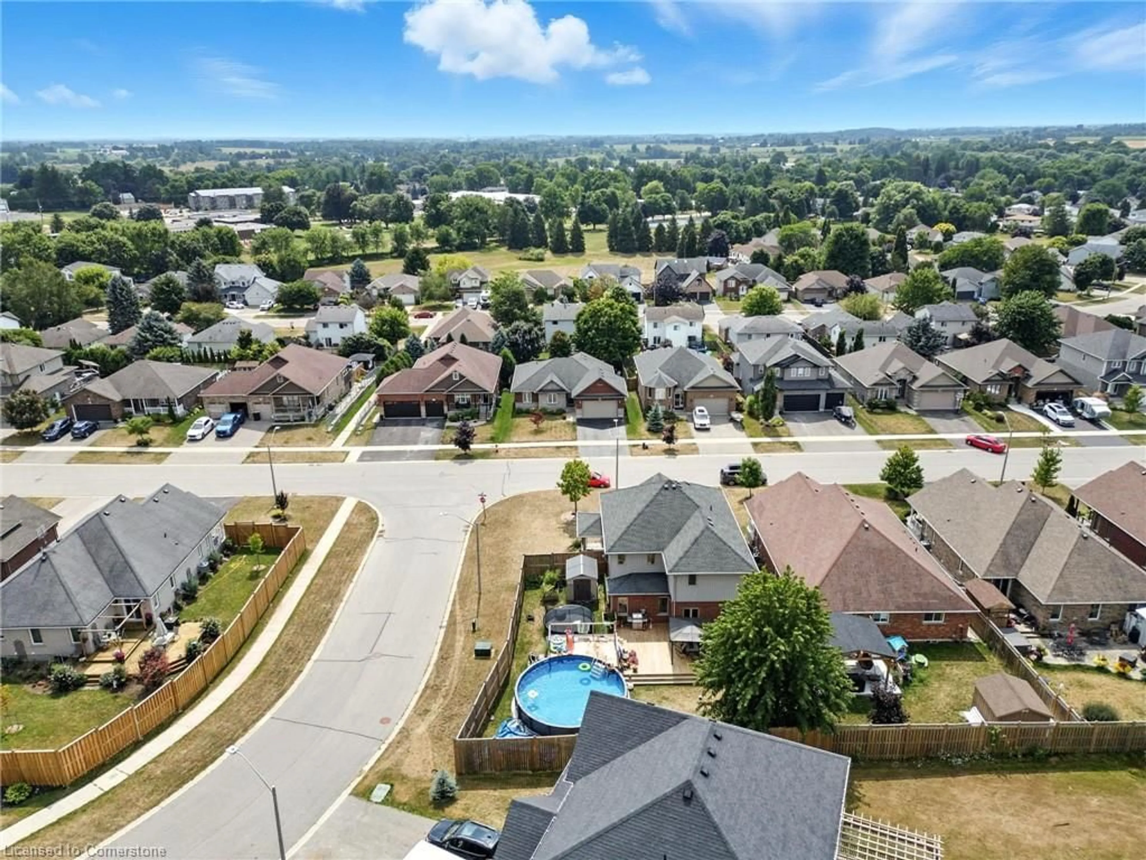 A pic from outside/outdoor area/front of a property/back of a property/a pic from drone, unknown for 107 Applewood St, Plattsville Ontario N0J 1S0