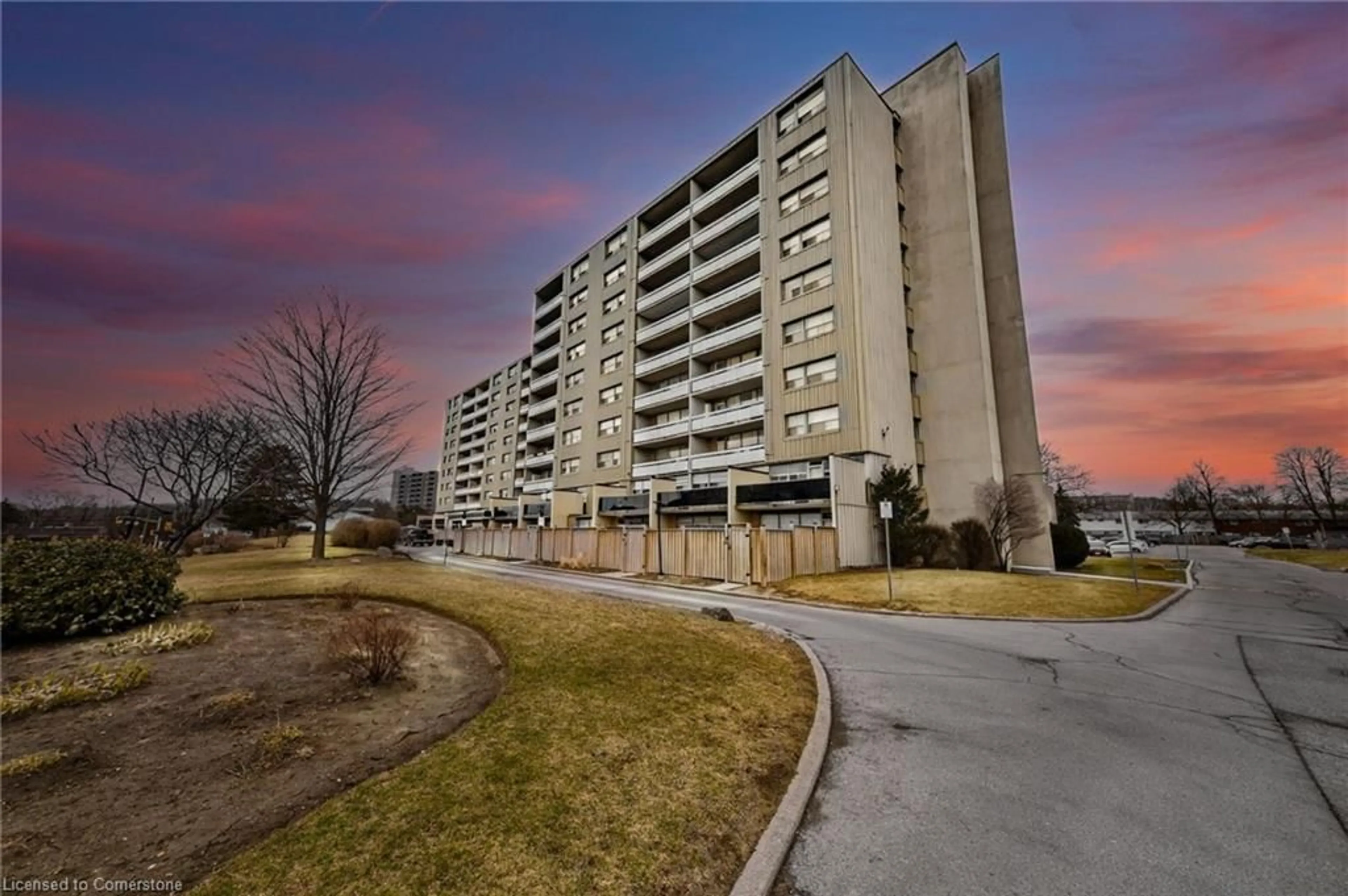 A pic from outside/outdoor area/front of a property/back of a property/a pic from drone, building for 15 Albright Rd #1008, Hamilton Ontario L8K 5J2
