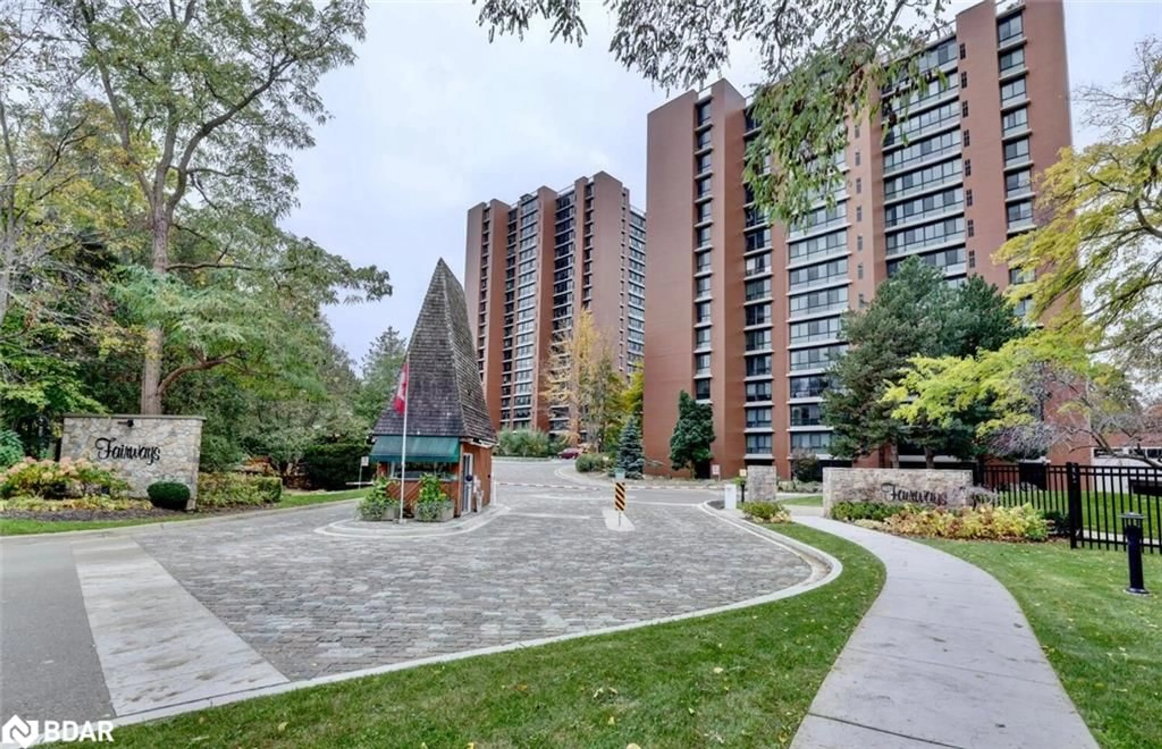 Patio, street for 1400 Dixie Rd #504, Mississauga Ontario L5E 3E1