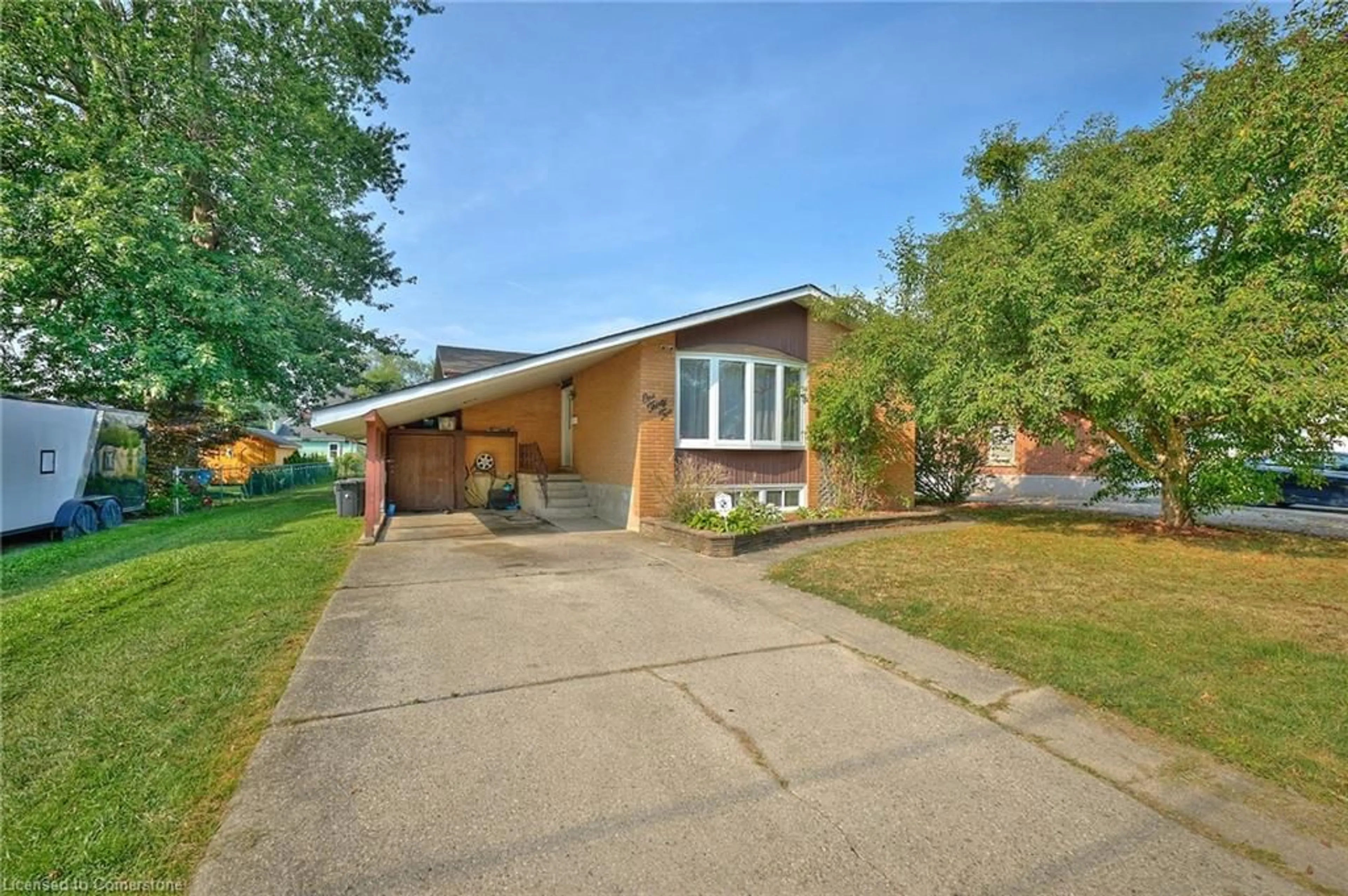 Home with brick exterior material, street for 132 Fairview Ave, Dunnville Ontario N1A 1B1