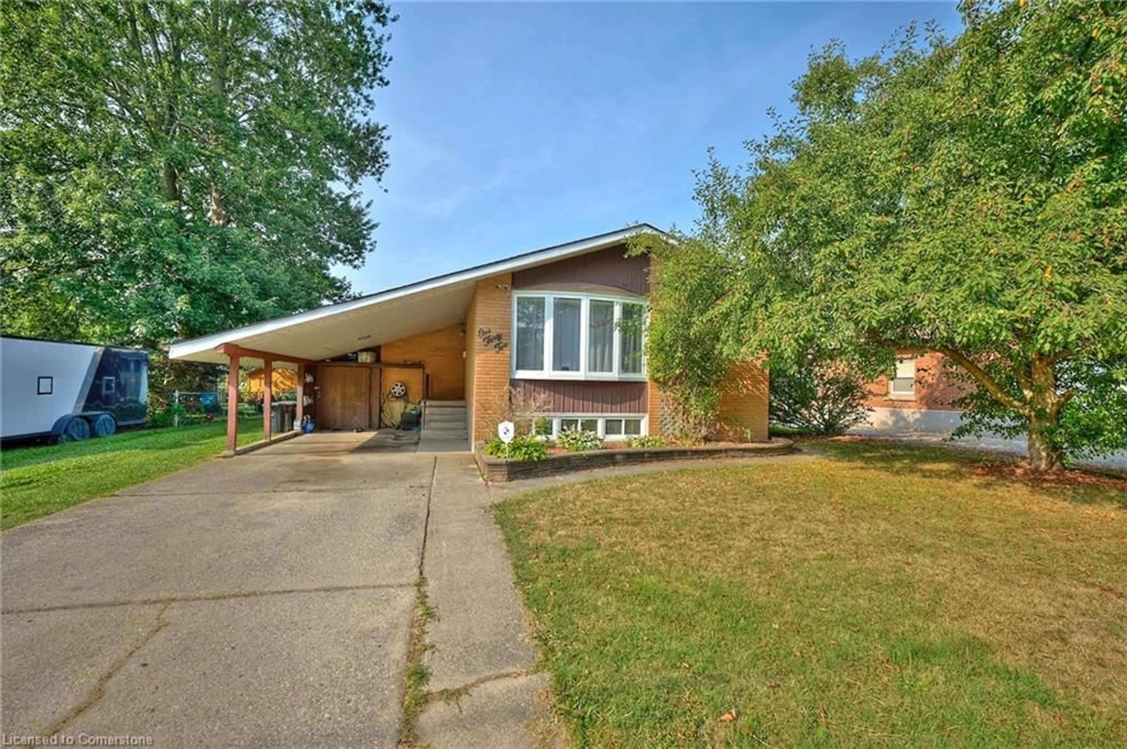 Home with brick exterior material, street for 132 Fairview Ave, Dunnville Ontario N1A 1B1