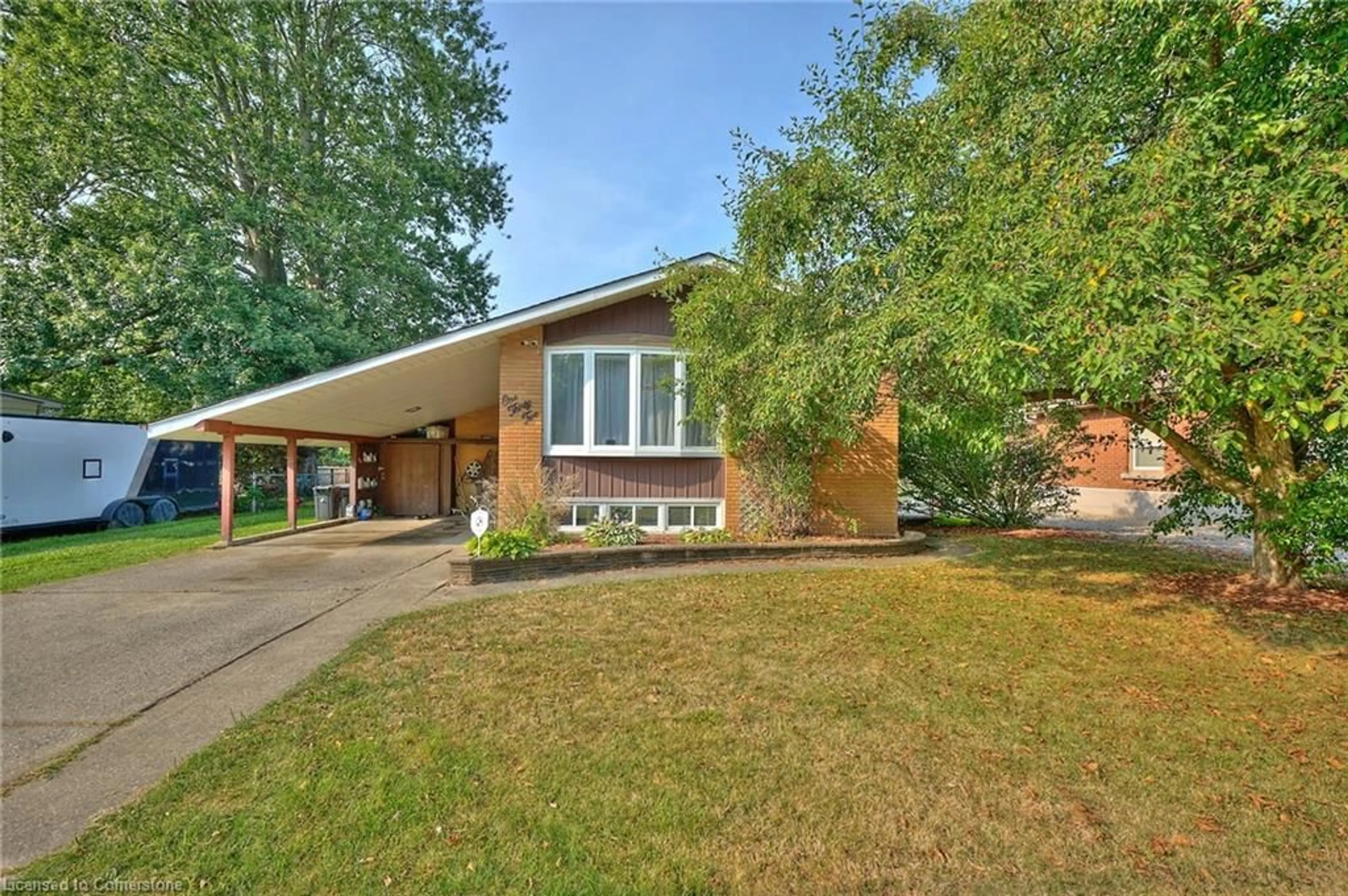 Home with brick exterior material, street for 132 Fairview Ave, Dunnville Ontario N1A 1B1