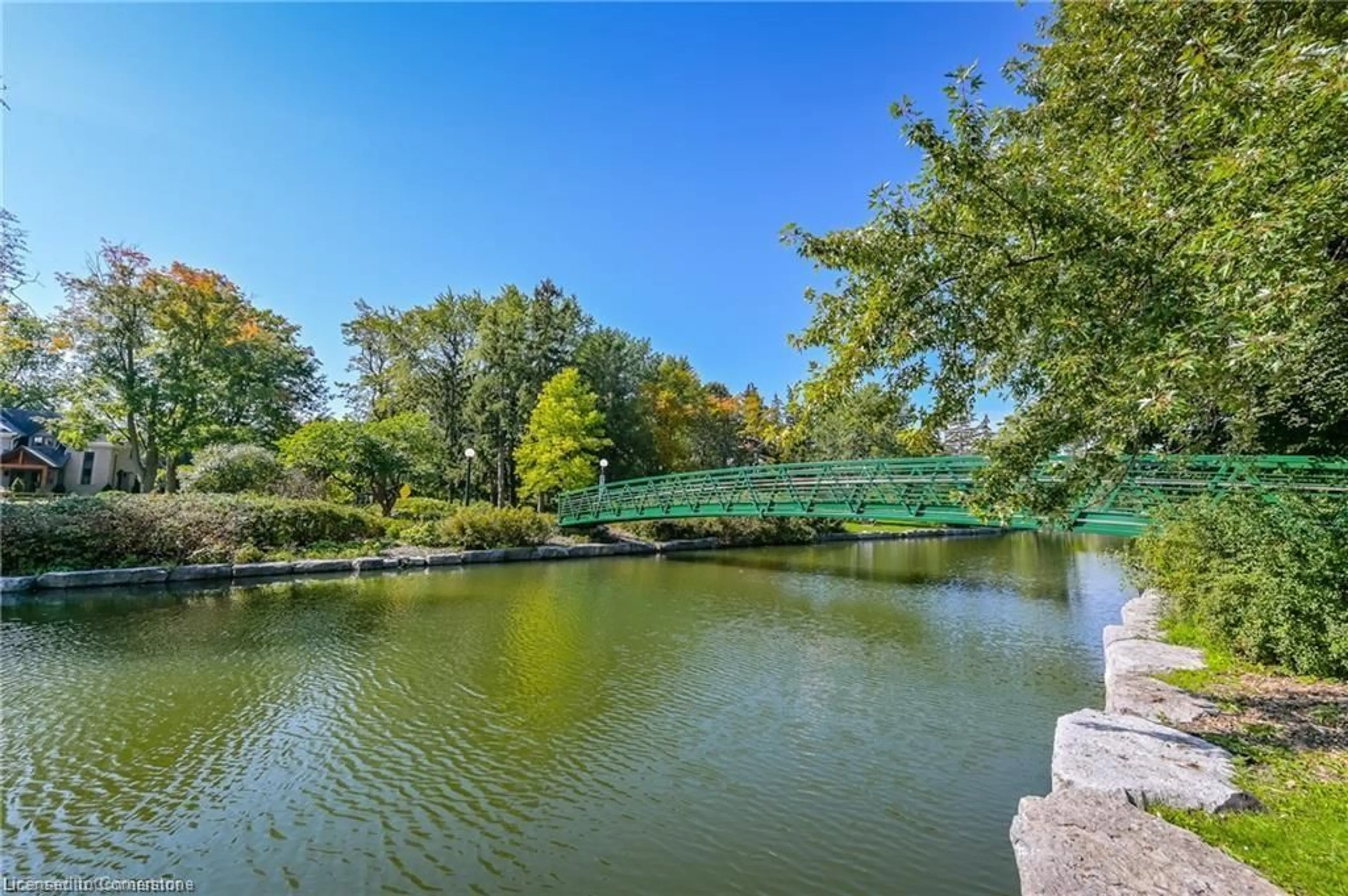 Pool for 100 Jubilee Dr, Kitchener Ontario N2G 1M1