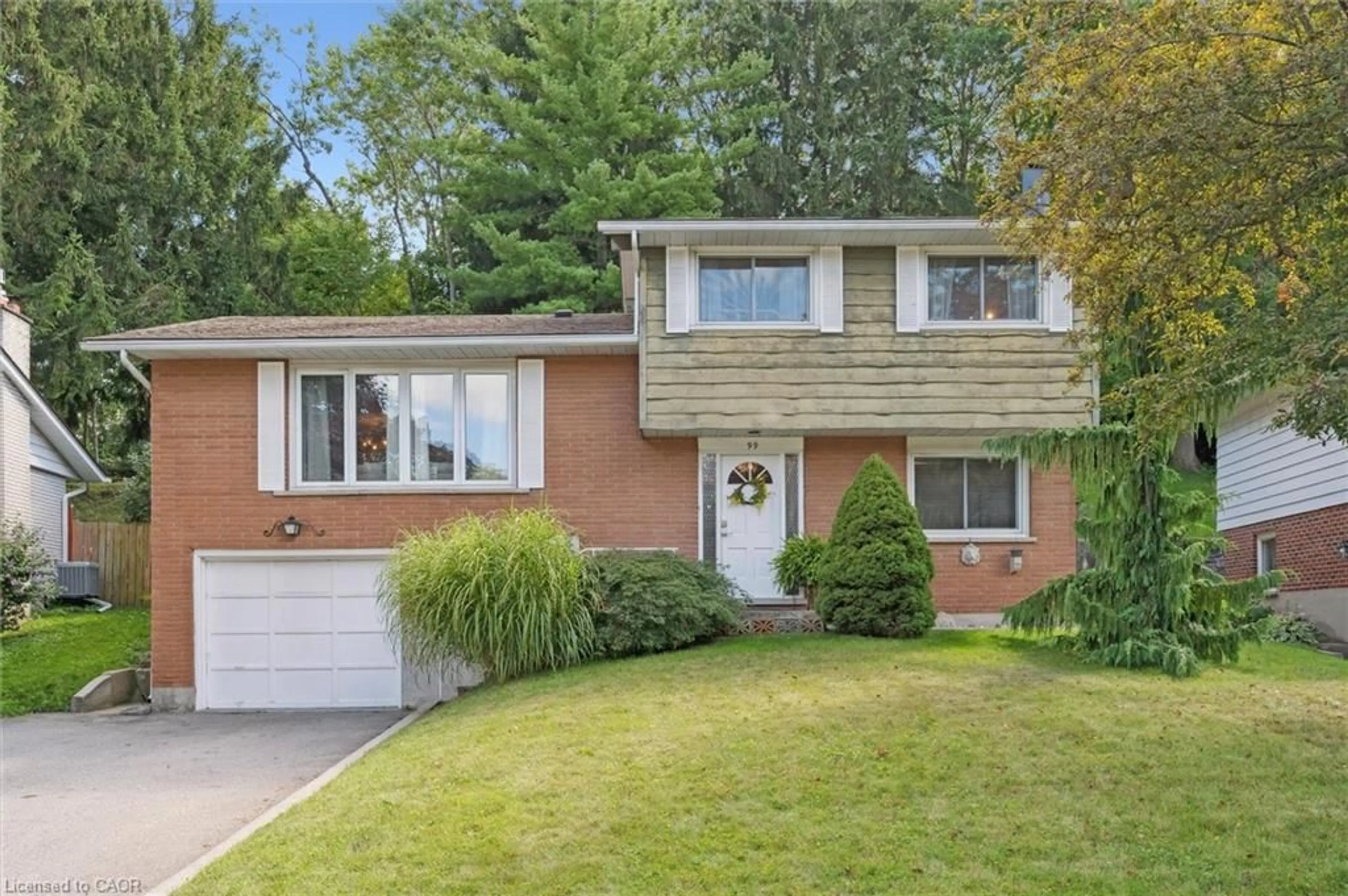 Home with brick exterior material, street for 99 Fourth Ave, Cambridge Ontario N1S 2E5