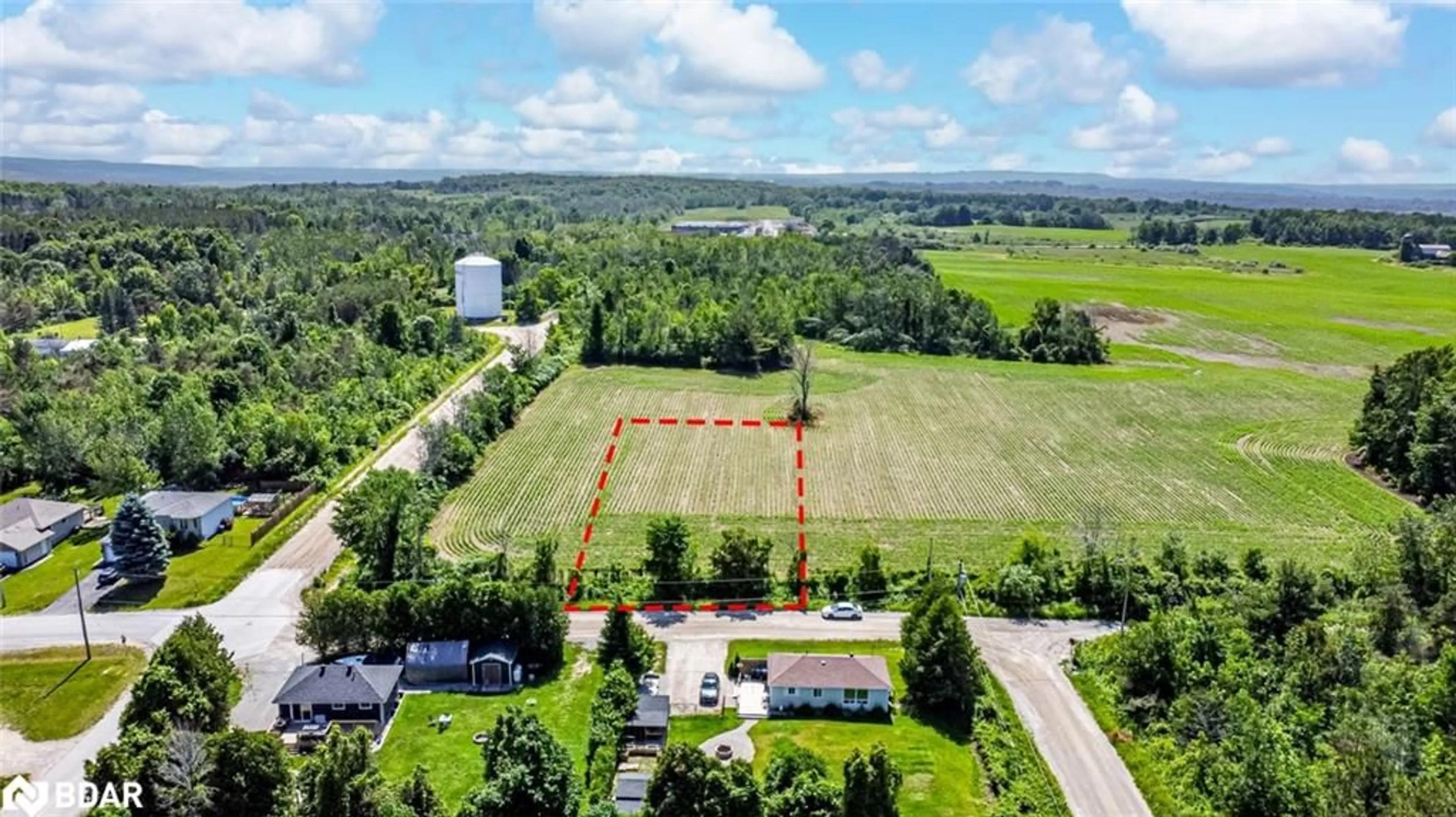 A pic from outside/outdoor area/front of a property/back of a property/a pic from drone, unknown for 426 Seventh Avenue, Tay Ontario L0K 1R0