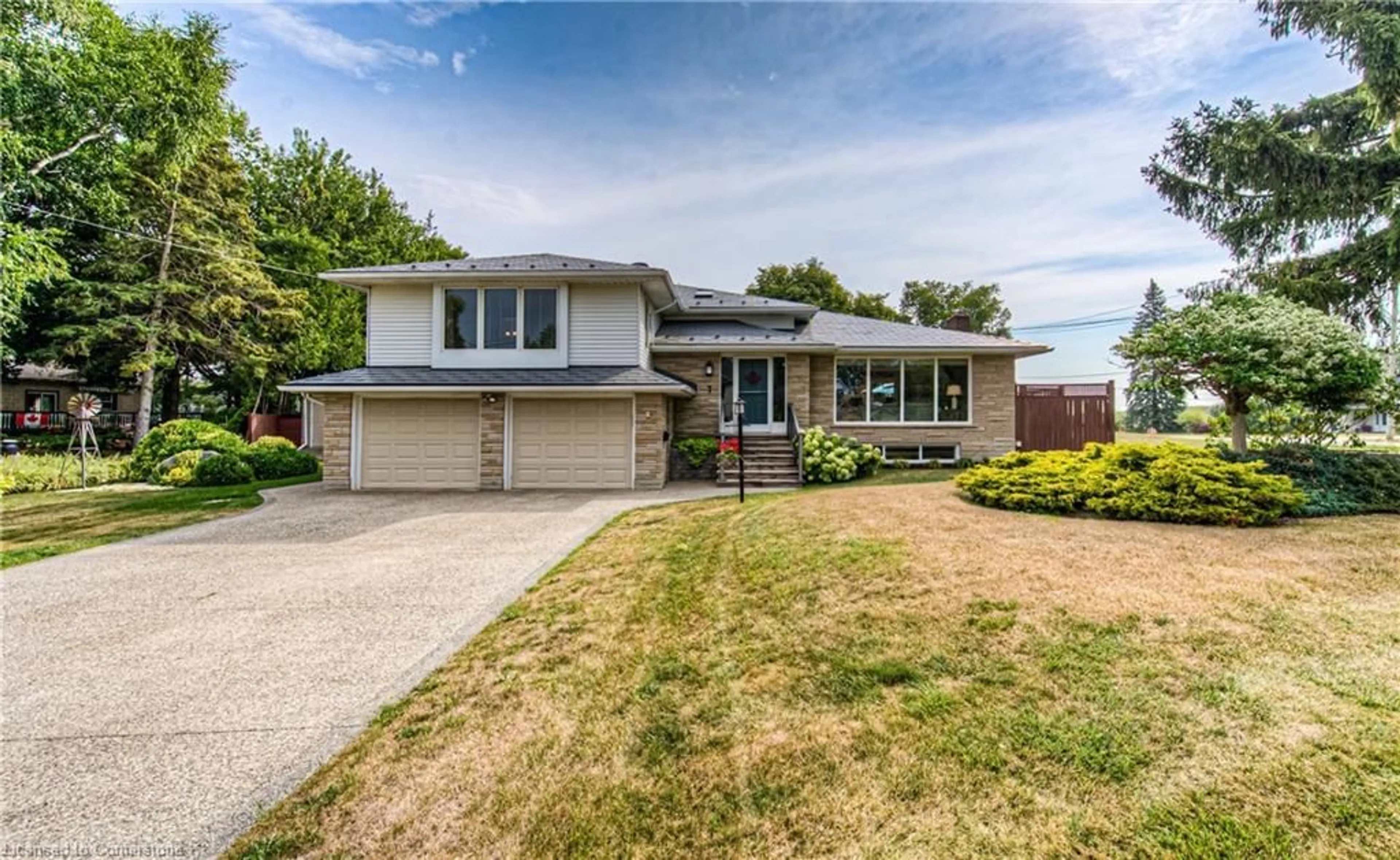 Home with vinyl exterior material, street for 7 Kennedy Rd, Breslau Ontario N0B 1M0