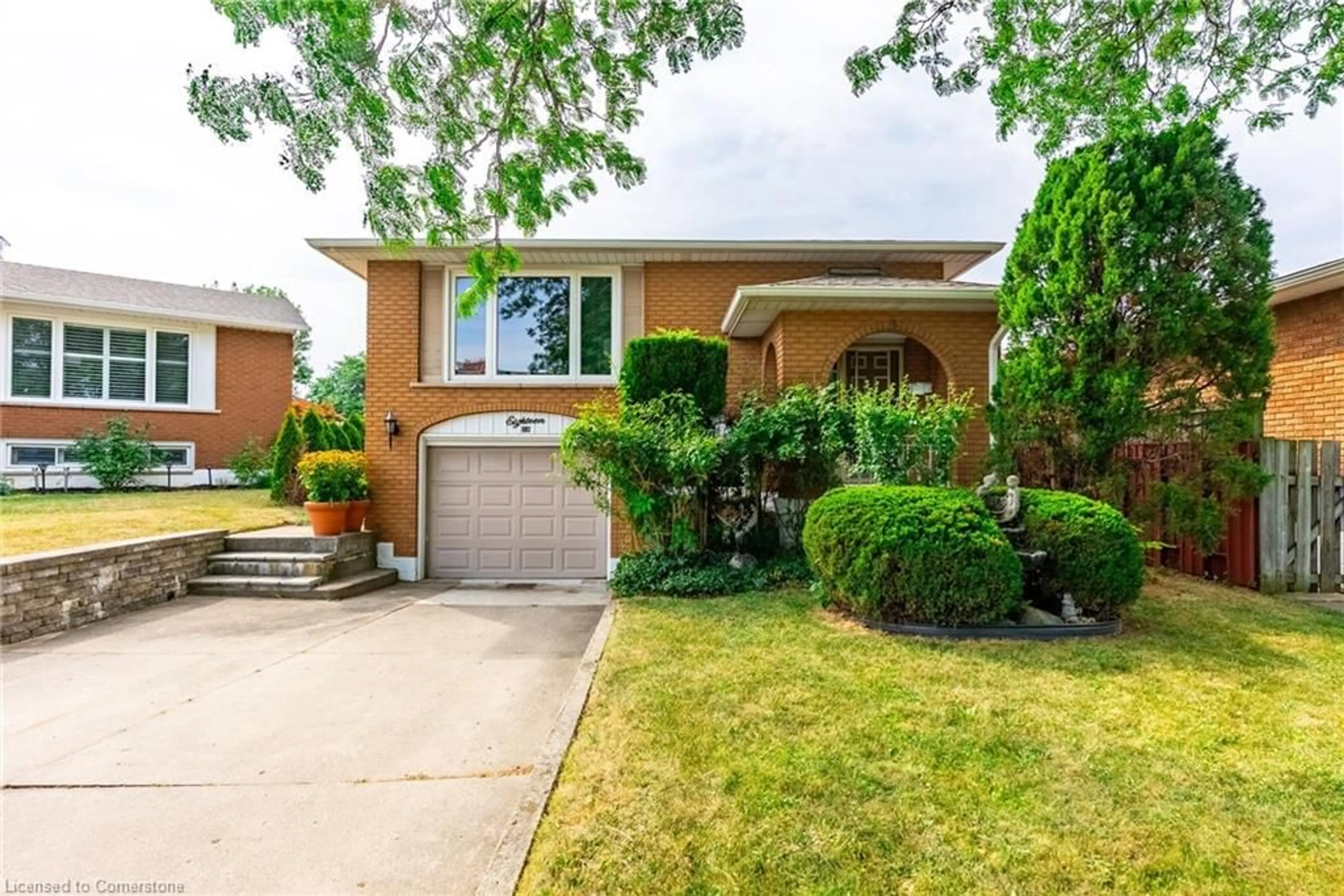 Home with vinyl exterior material, street for 18 Renner Crt, Hamilton Ontario L8K 6J4