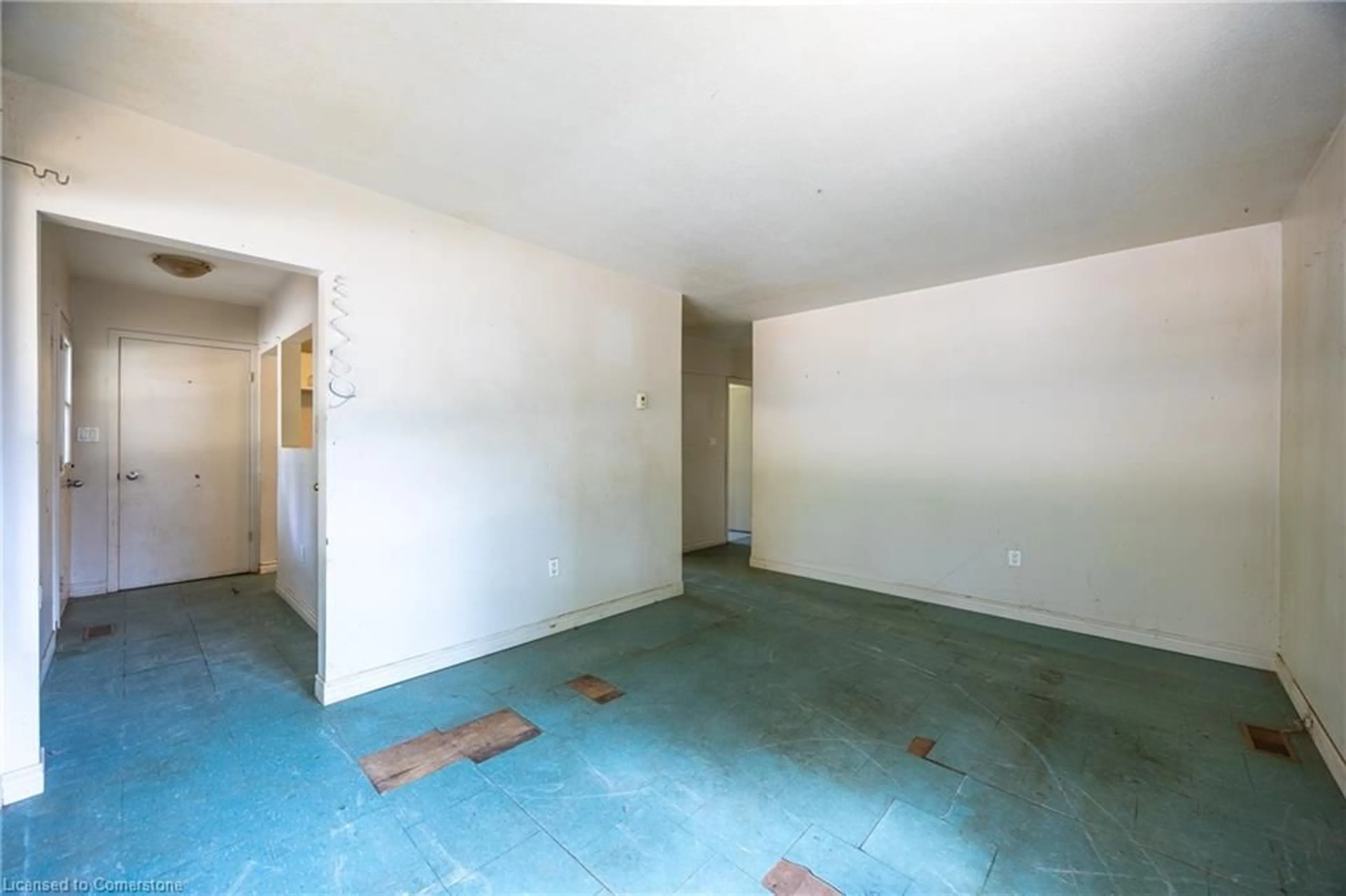 A pic of a room for 655 Gibralter St, Delhi Ontario N4B 2H6