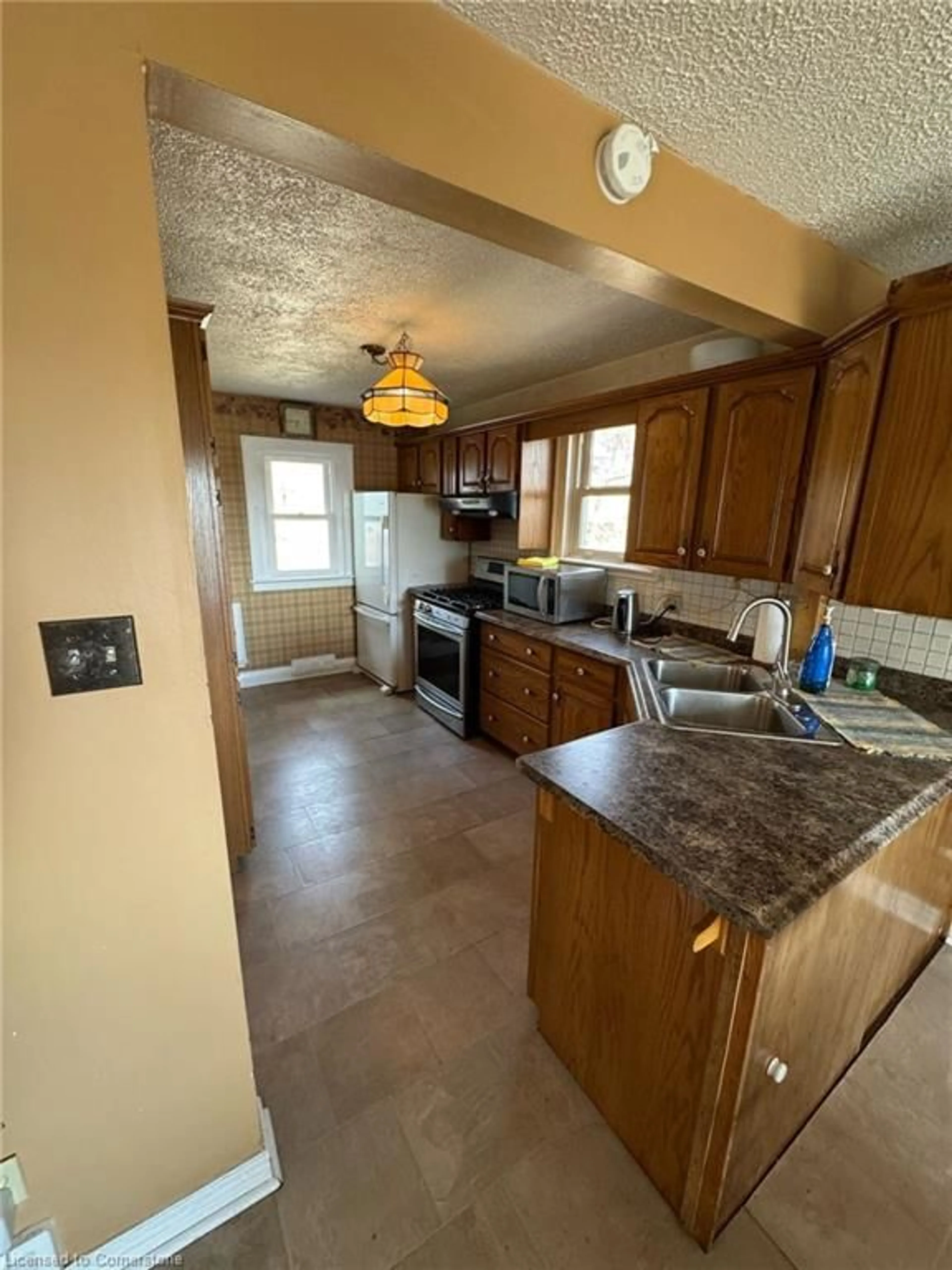 Standard kitchen, ceramic/tile floor for 329 George St, Port Stanley Ontario N5L 1C5