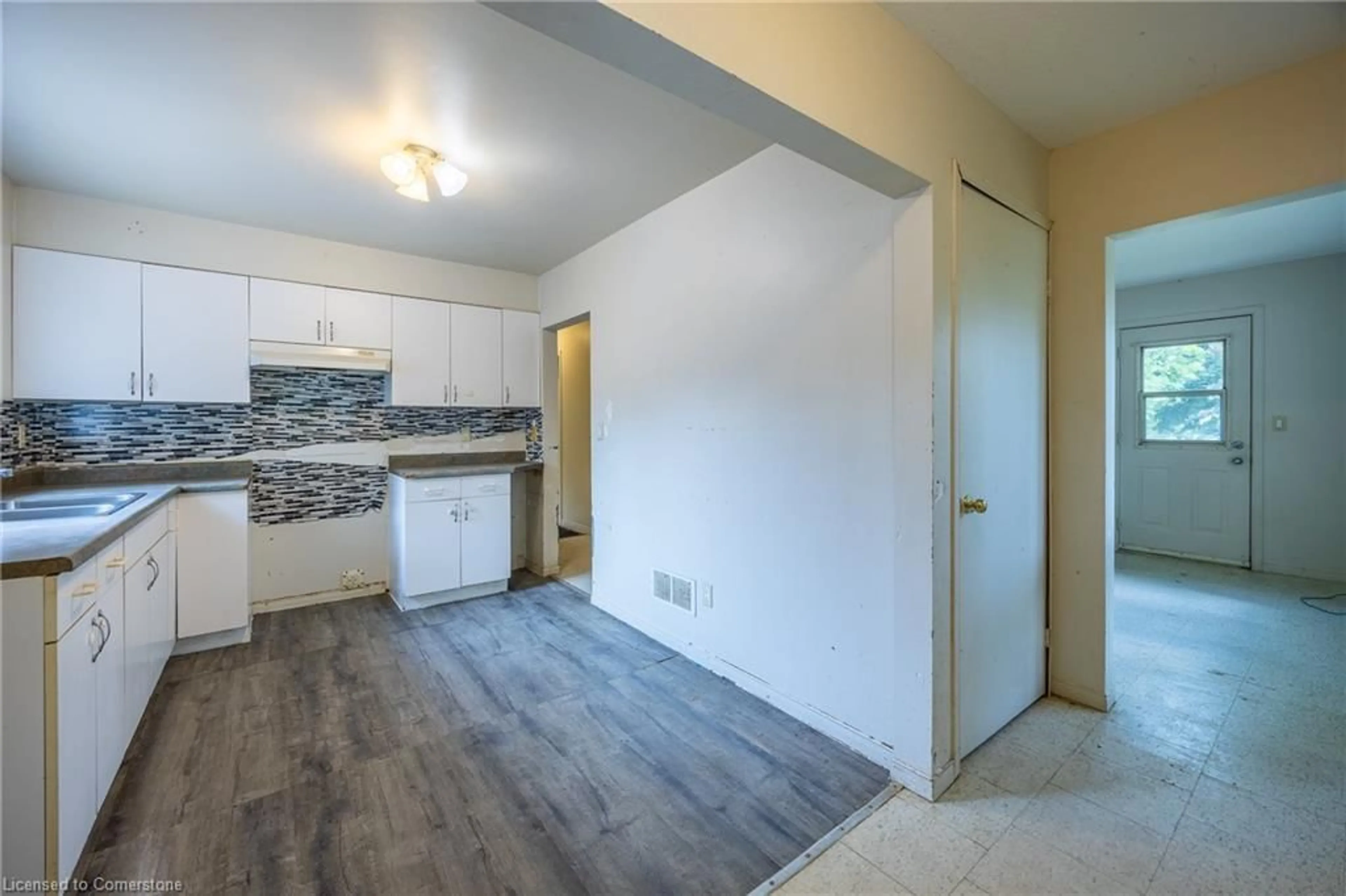 A pic of a room for 640 Gibralter St, Delhi Ontario N4B 2H7