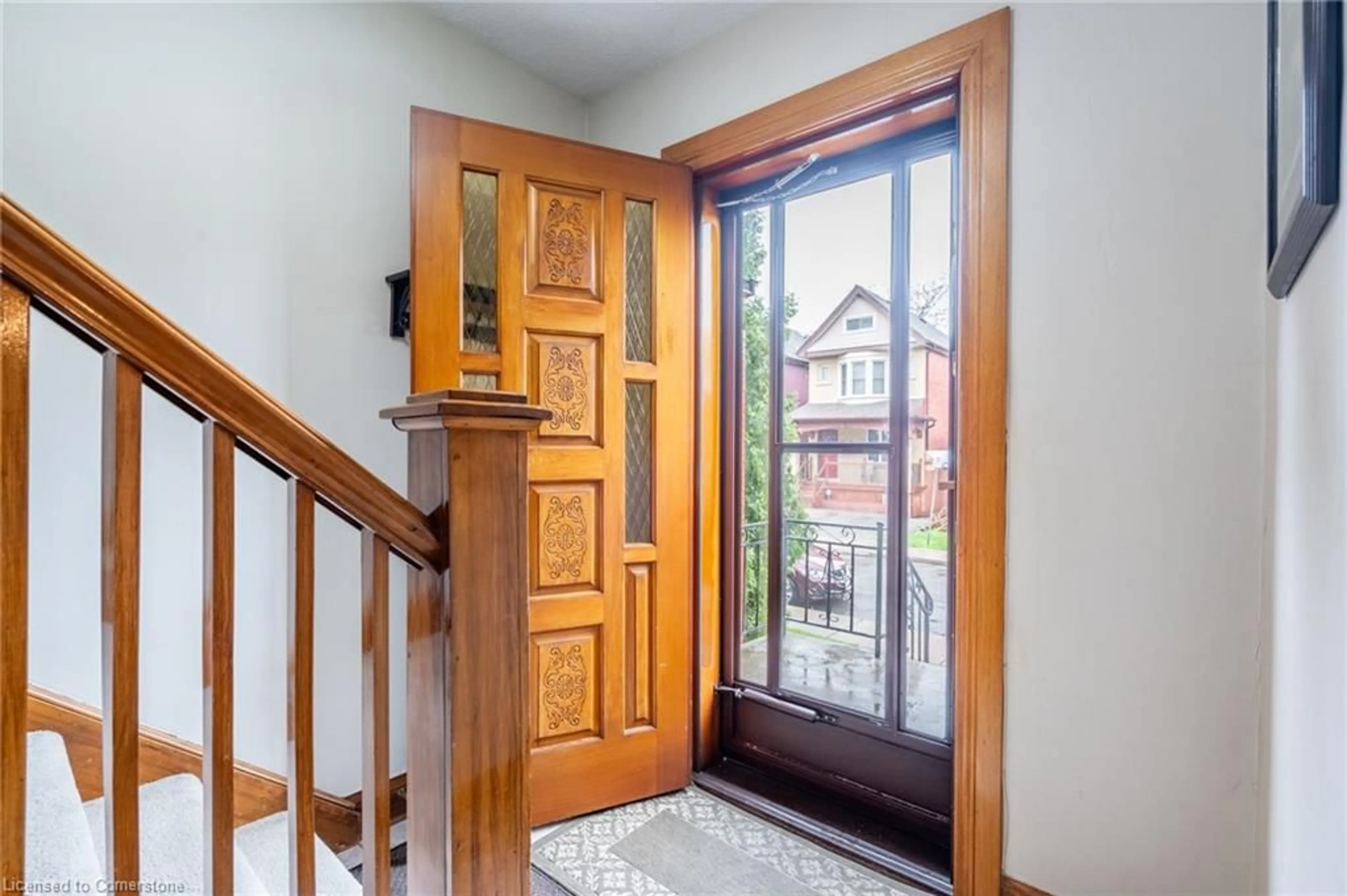 Indoor entryway for 204 Emerald St, Hamilton Ontario L8L 5K8