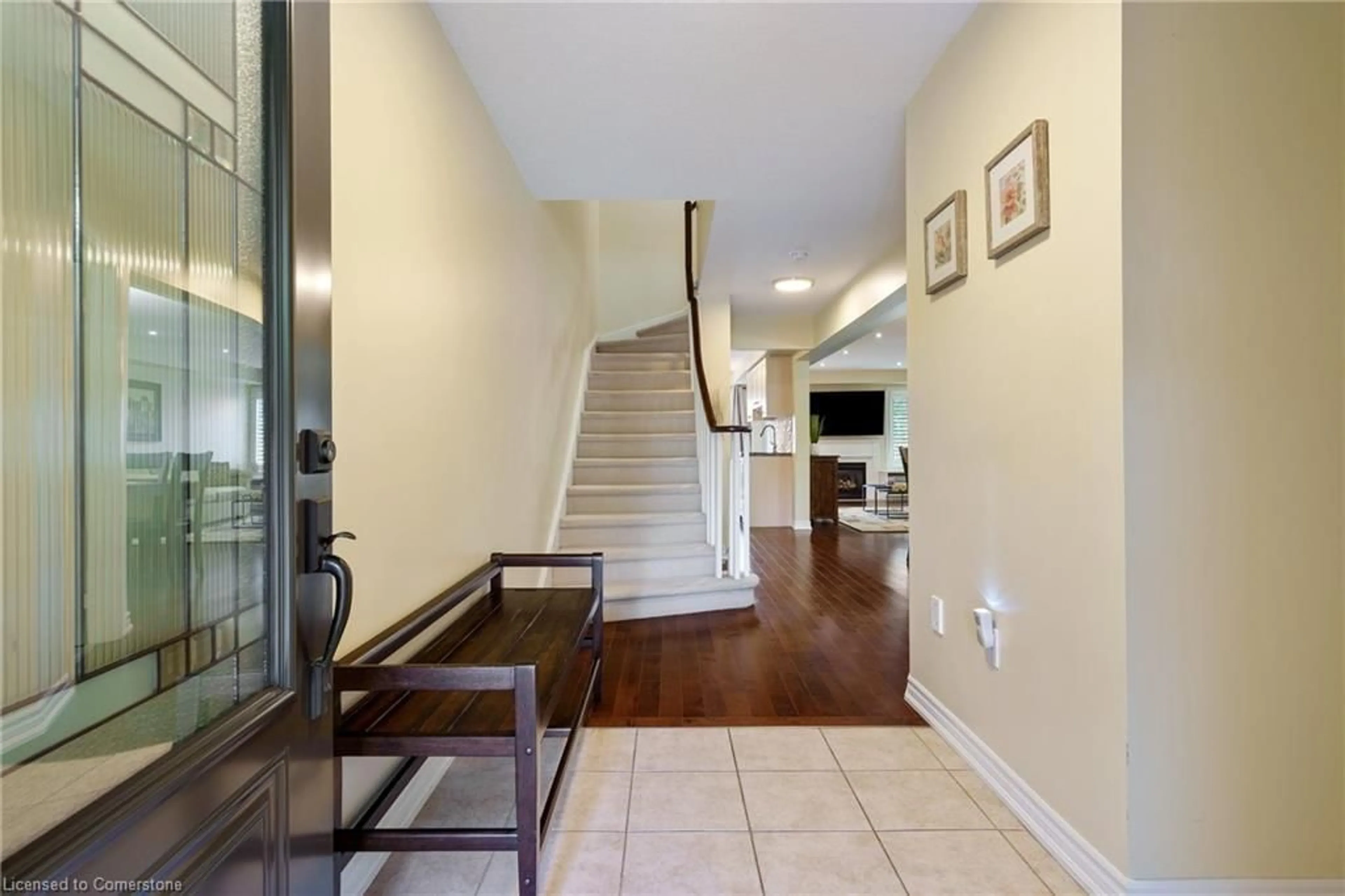 Indoor entryway for 2626 Armour Cres, Burlington Ontario L7M 5B1