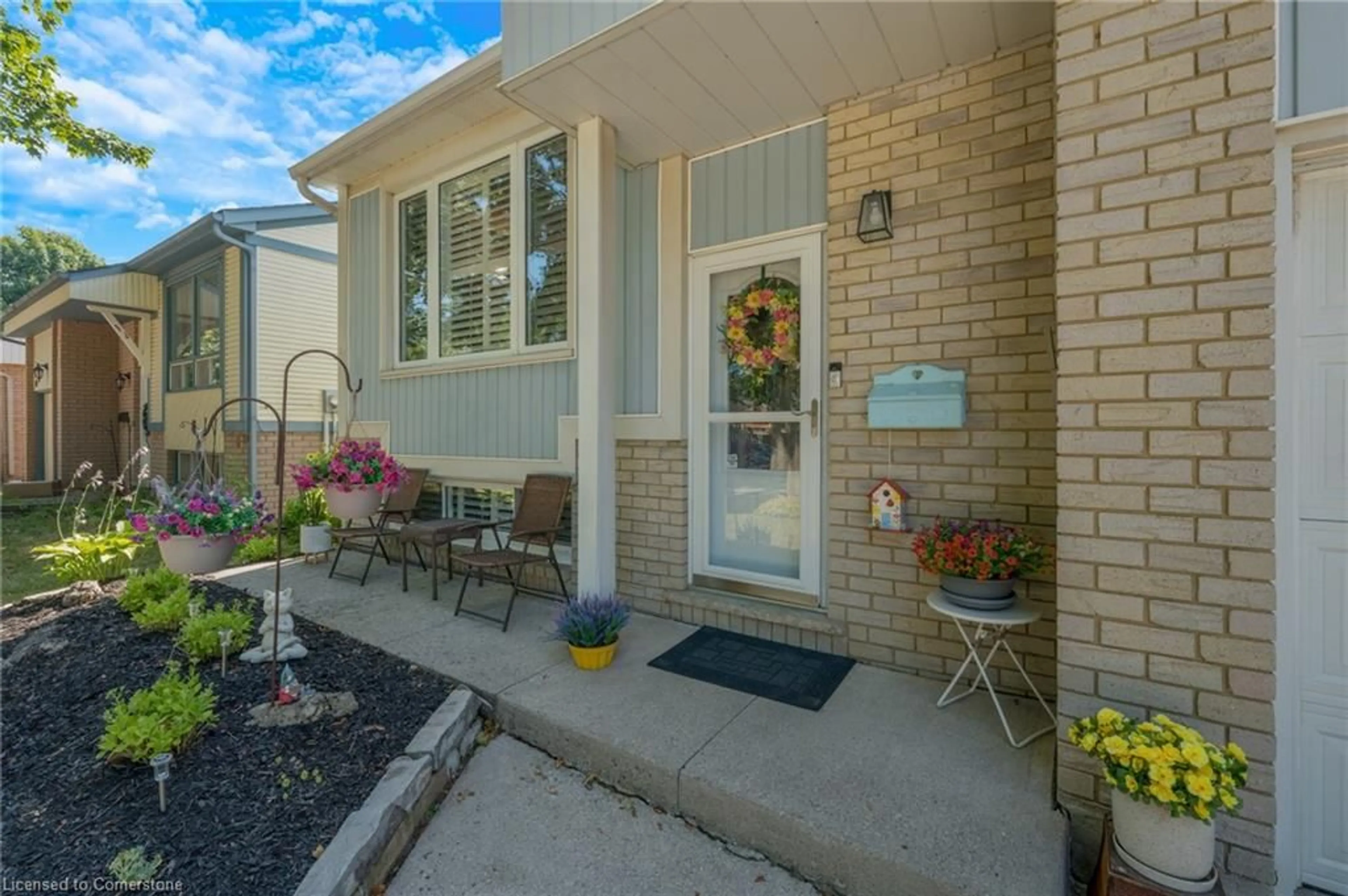 Indoor entryway for 14 Angela Cres, Cambridge Ontario N1S 4B6