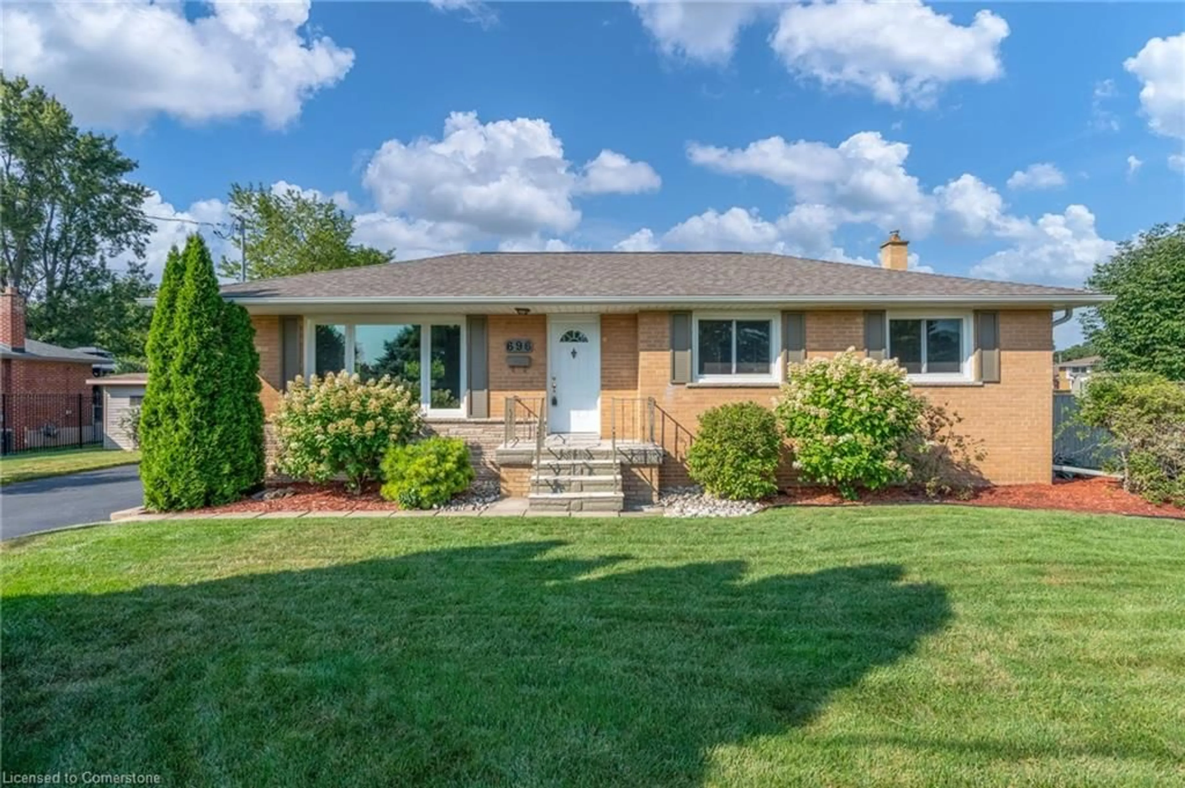 Home with brick exterior material, street for 696 Peele Blvd, Burlington Ontario L7R 3B9