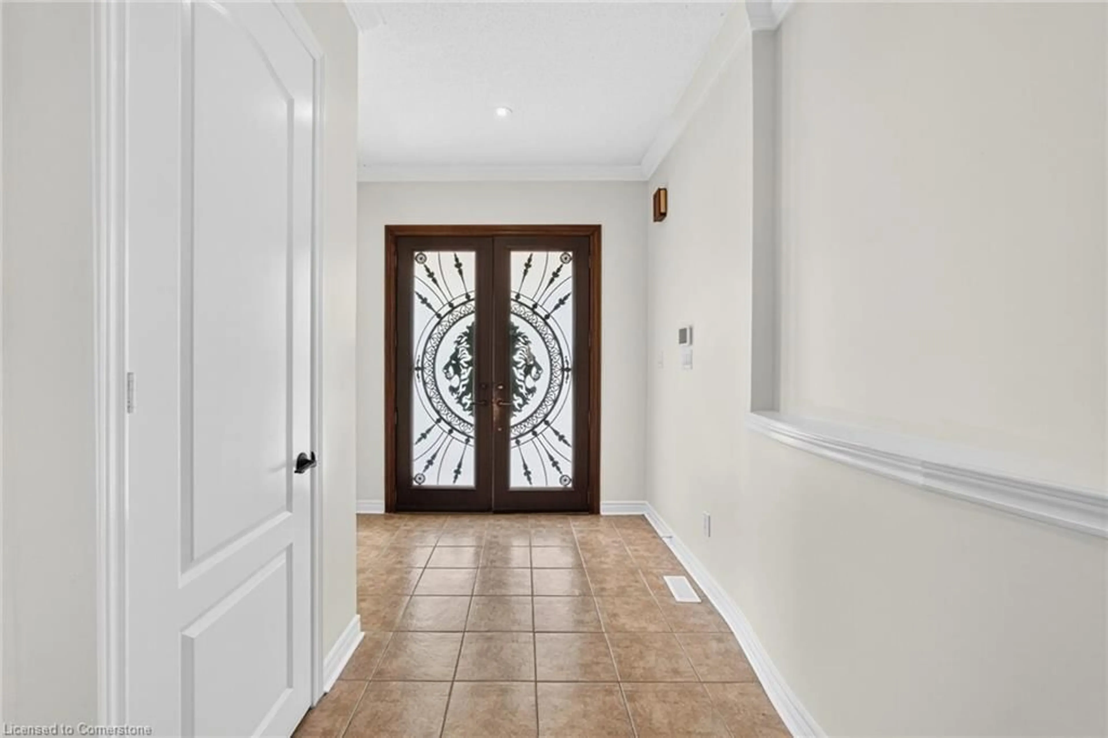 Indoor entryway for 3322 Fox Run Cir, Oakville Ontario L6L 6W4