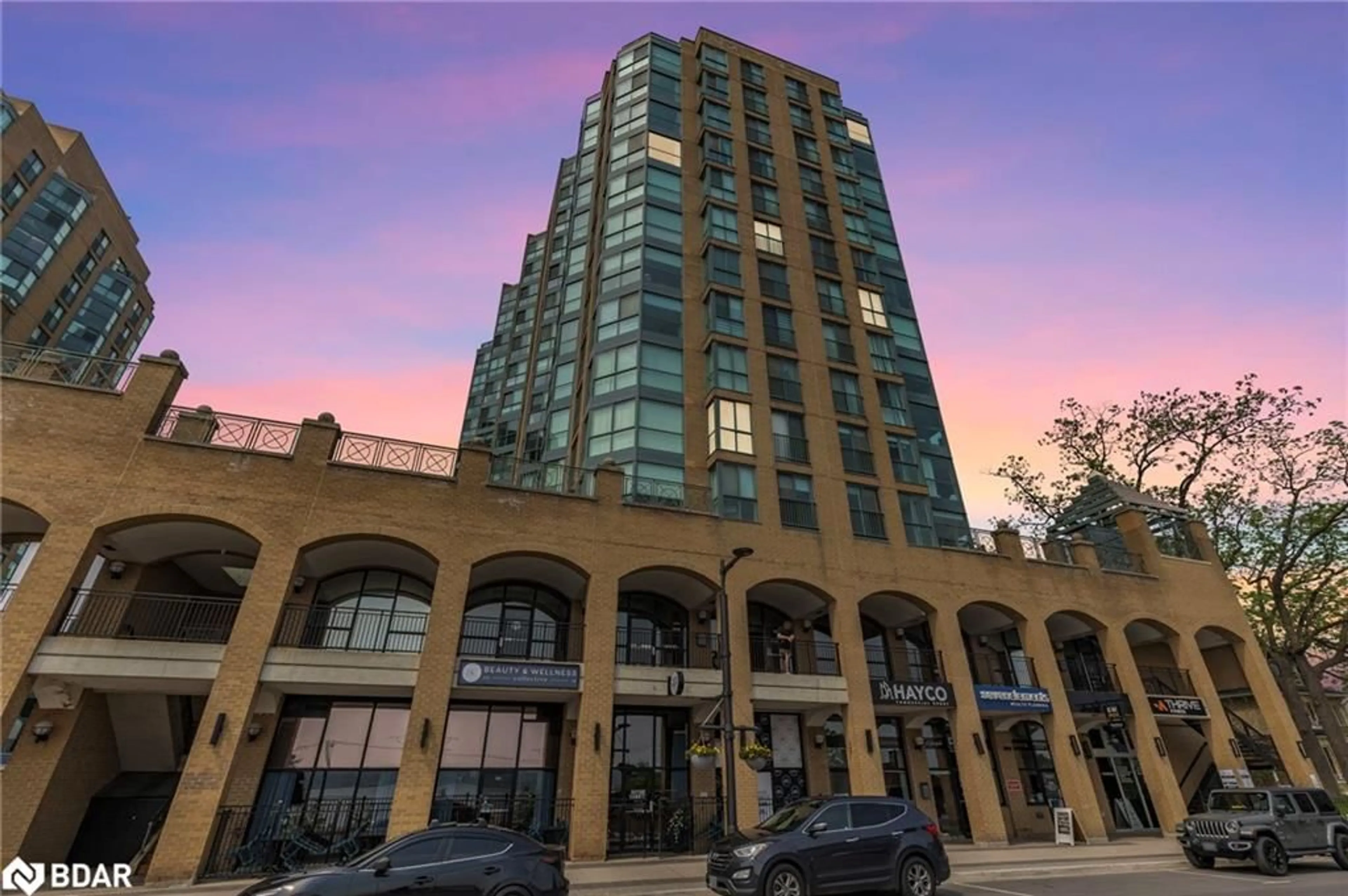 Indoor foyer for 150 Dunlop St #811, Barrie Ontario L4M 6H1