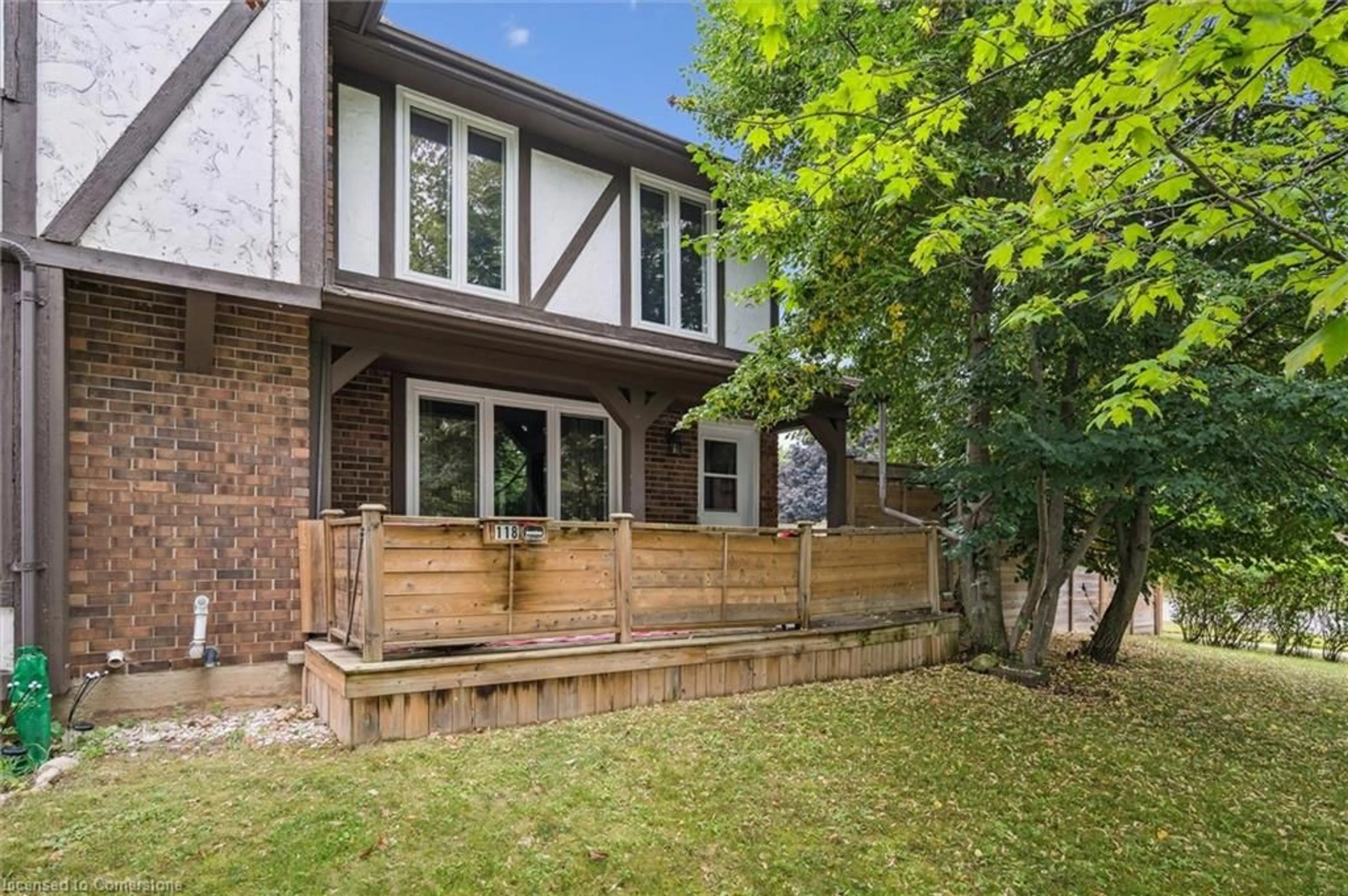 Home with brick exterior material, street for 118 Glamis Rd, Cambridge Ontario N1R 6S8