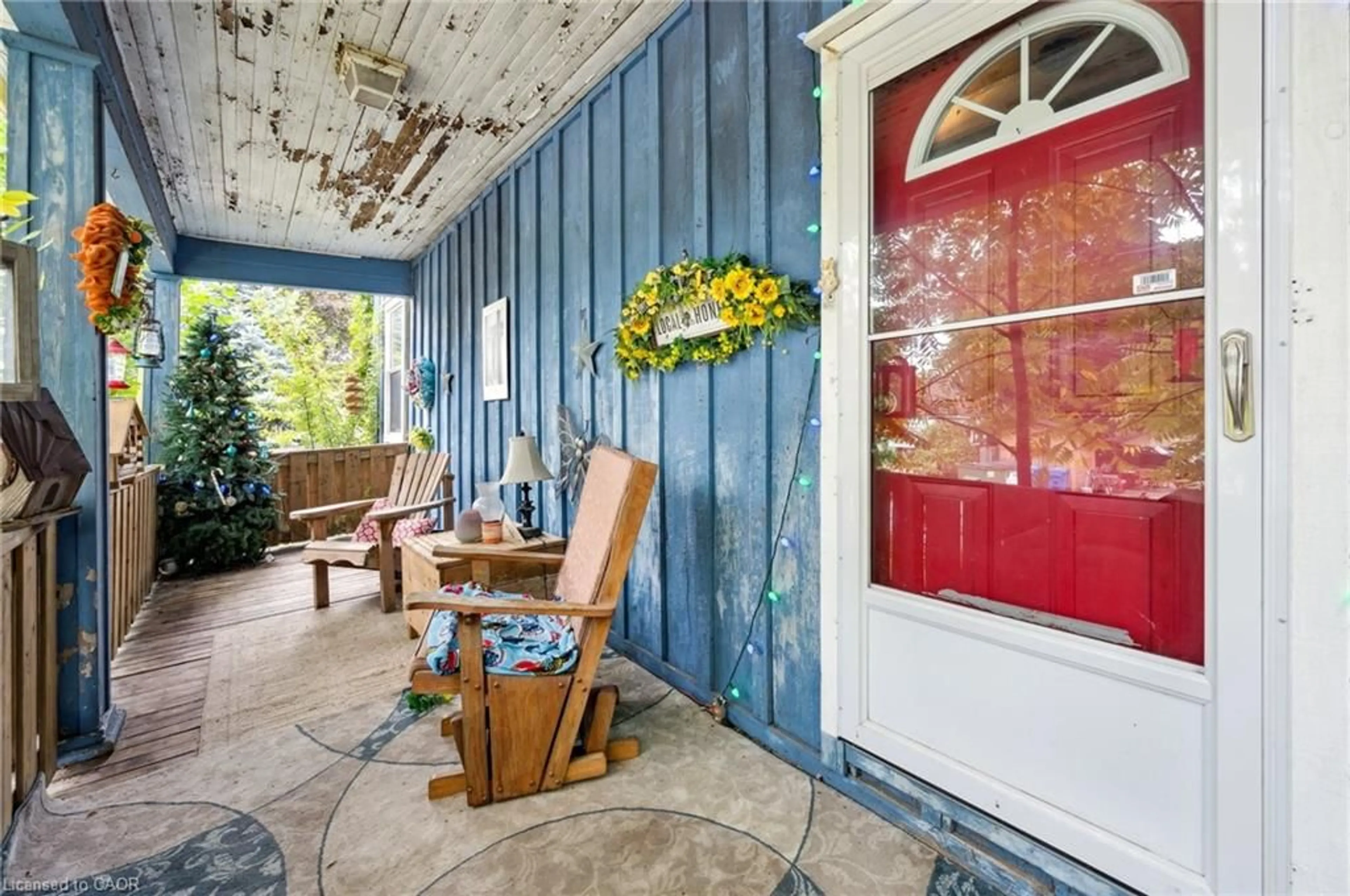 Indoor entryway for 11 Ann St, Plattsville Ontario N0J 1S0
