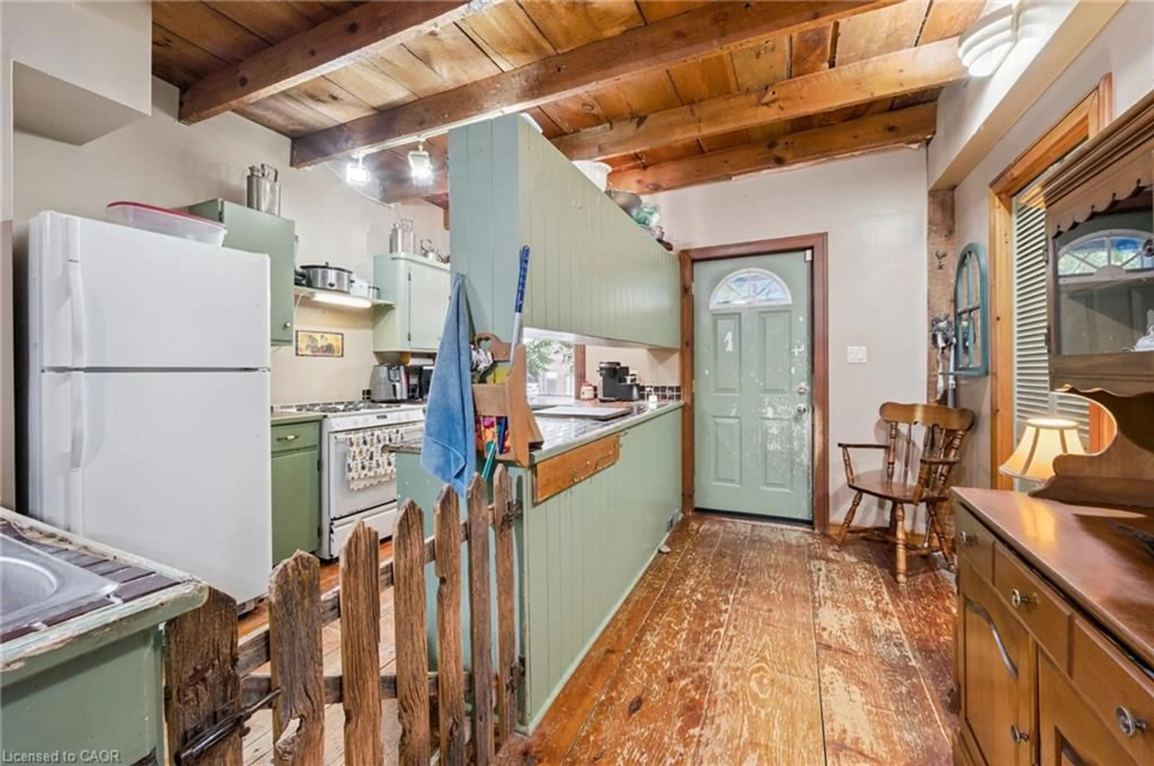 Standard kitchen, unknown for 11 Ann St, Plattsville Ontario N0J 1S0
