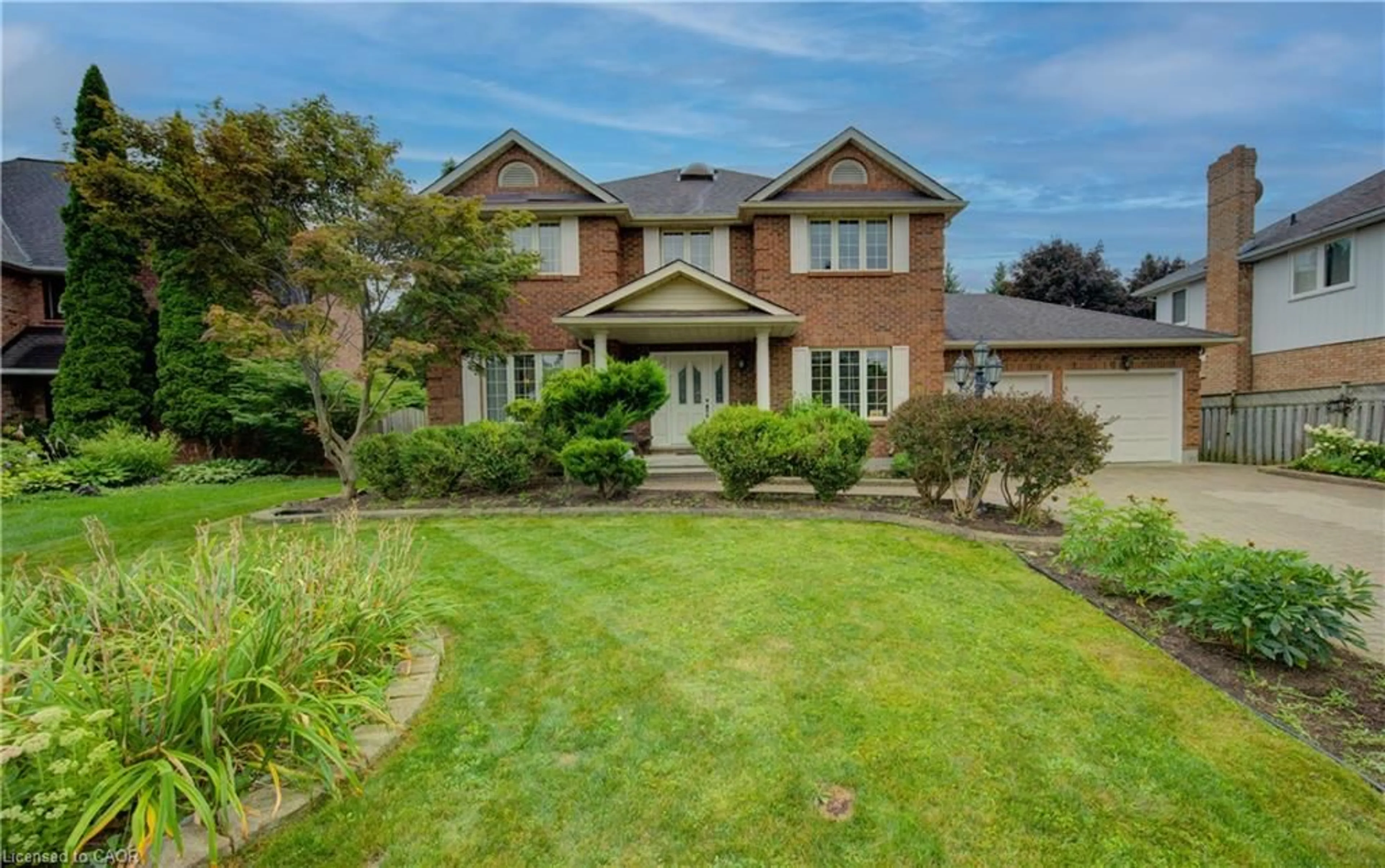 Home with brick exterior material, street for 531 Sandbrooke Crt, Waterloo Ontario N2T 2H4