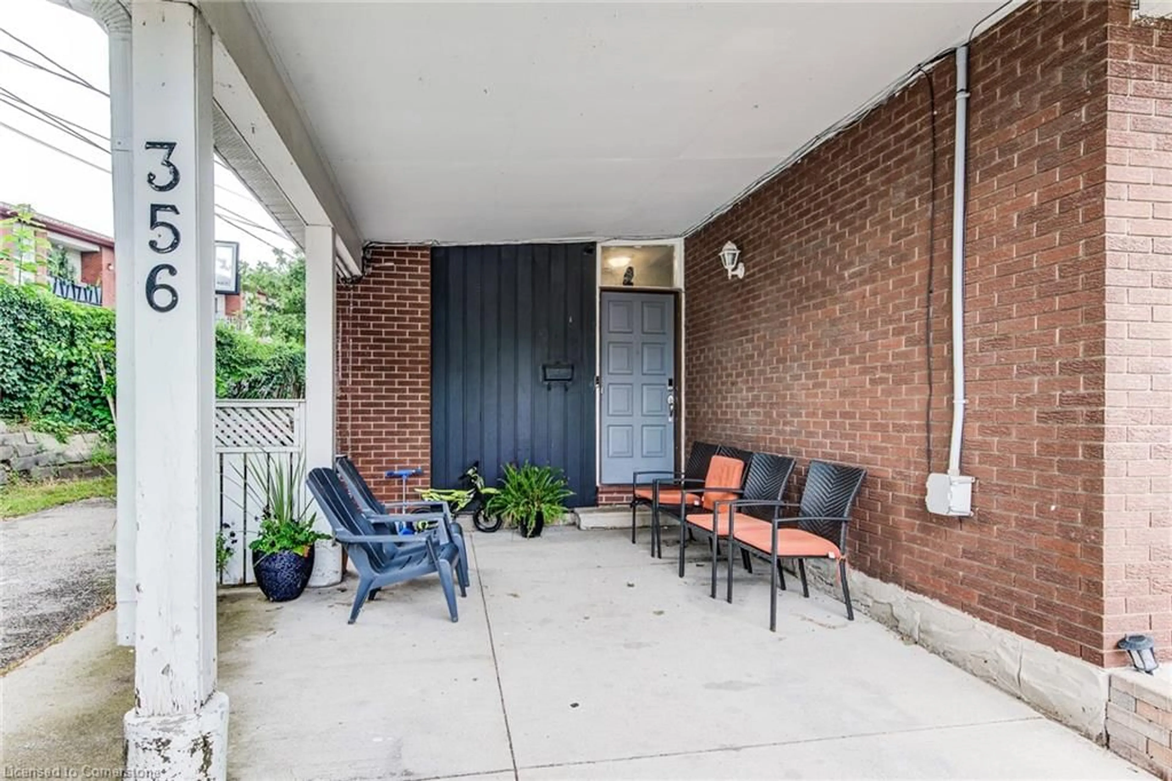 Patio, street for 356 Hillcrest Rd, Cambridge Ontario N3H 1B2