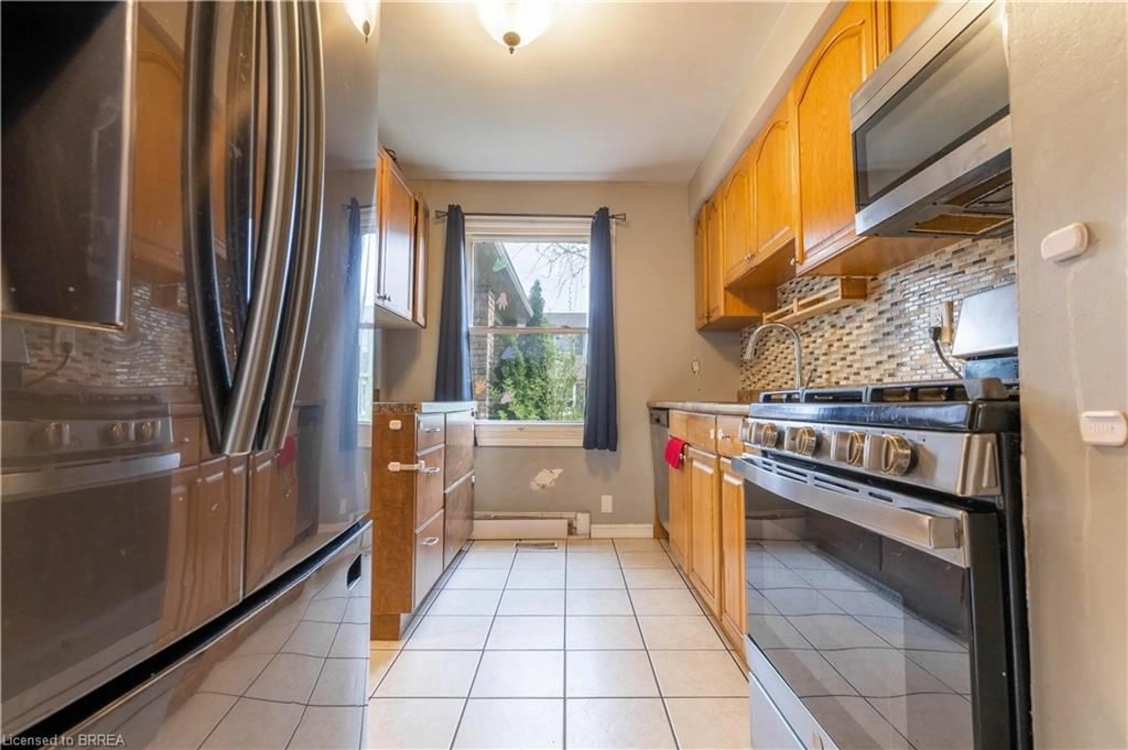 Standard kitchen, ceramic/tile floor for 500 Grey St #500J, Brantford Ontario N3S 7L4