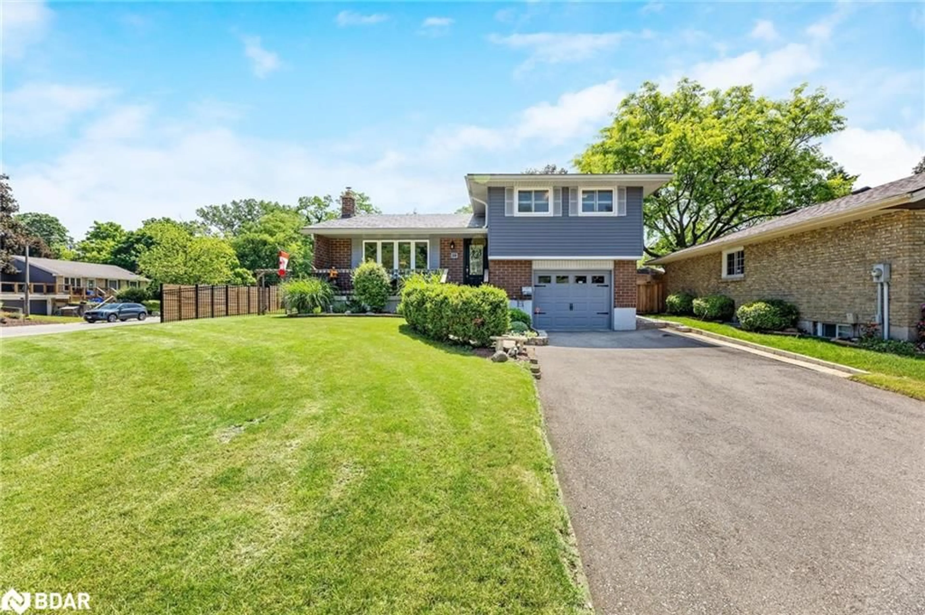 A pic from outside/outdoor area/front of a property/back of a property/a pic from drone, street for 10 Gilston Pky, Paris Ontario N3L 3K6