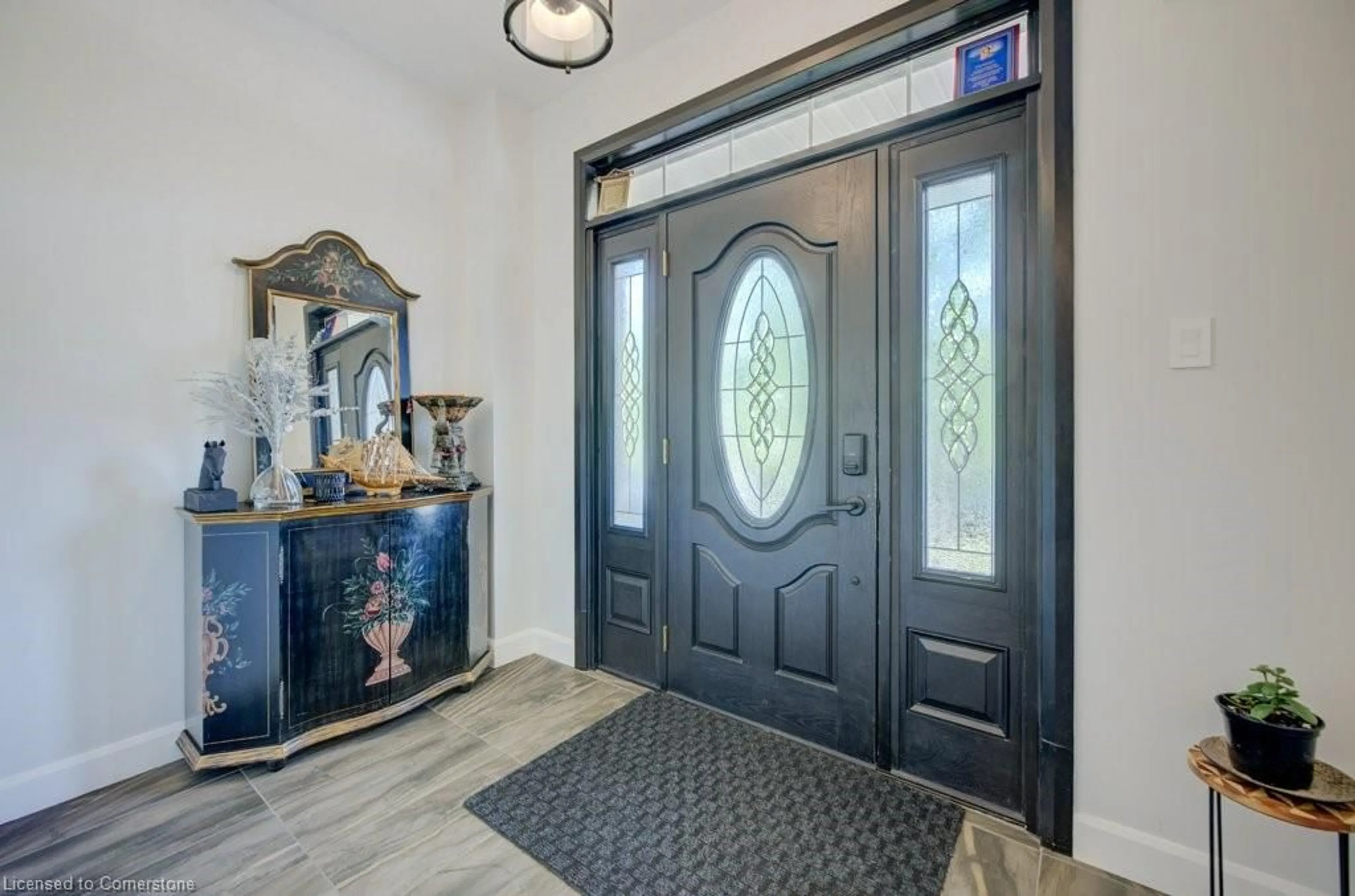 Indoor entryway for 103 Wakefield St, Breslau Ontario N0B 1M0