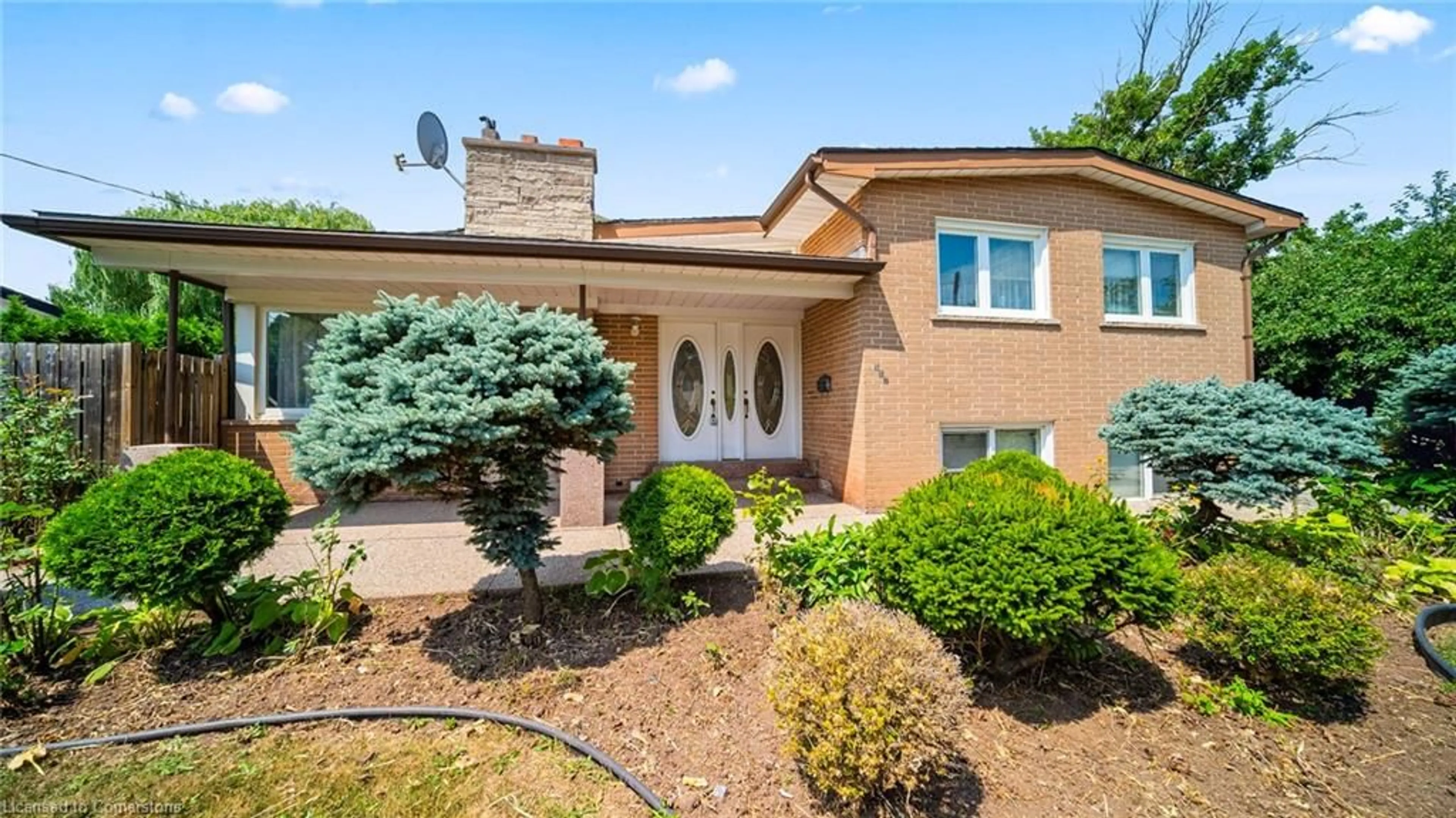 Home with brick exterior material, street for 517 Pinegrove Rd, Oakville Ontario L6K 2C2