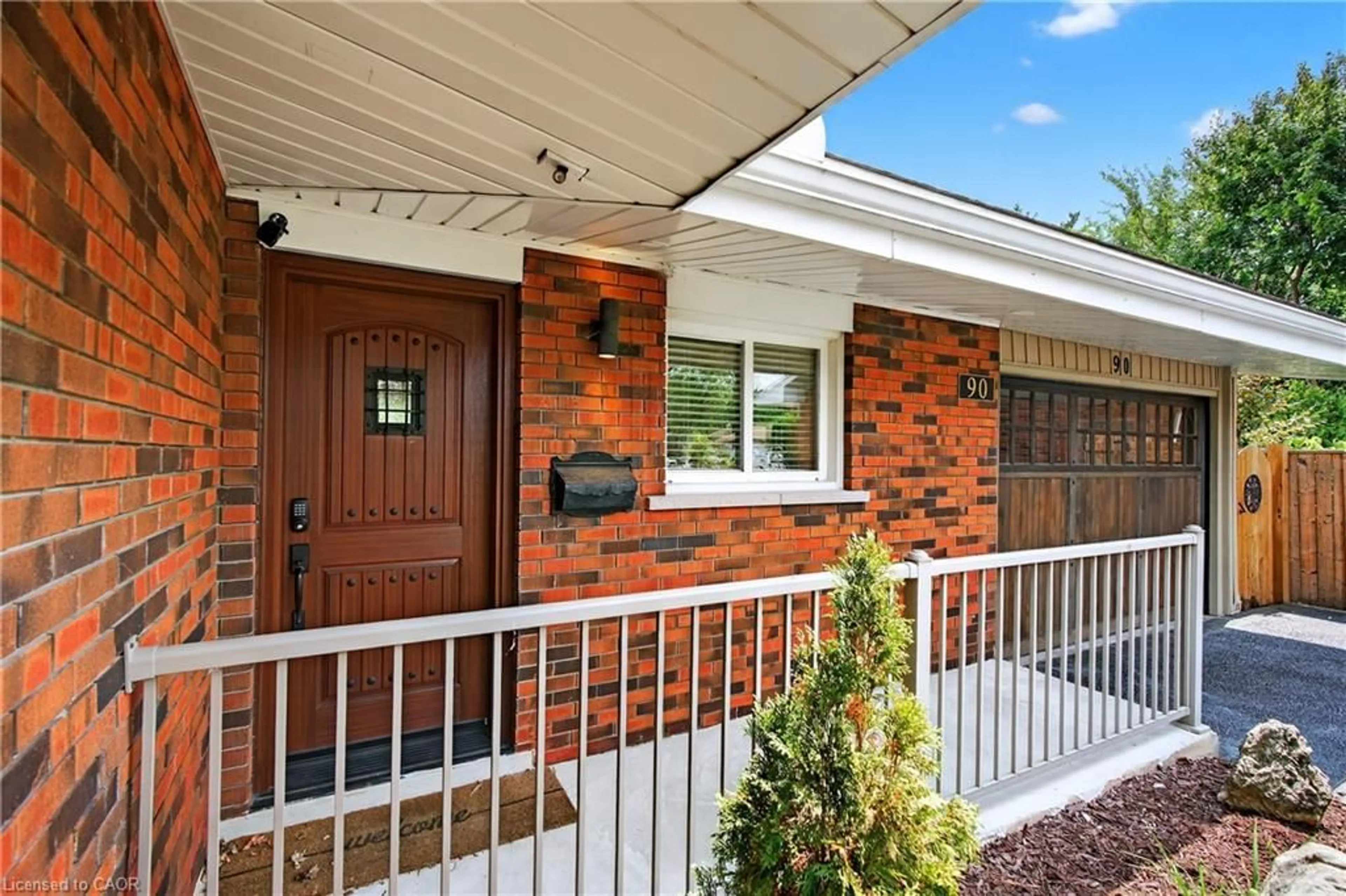 Home with brick exterior material, street for 90 Mountain Ave, Stoney Creek Ontario L8G 3P7