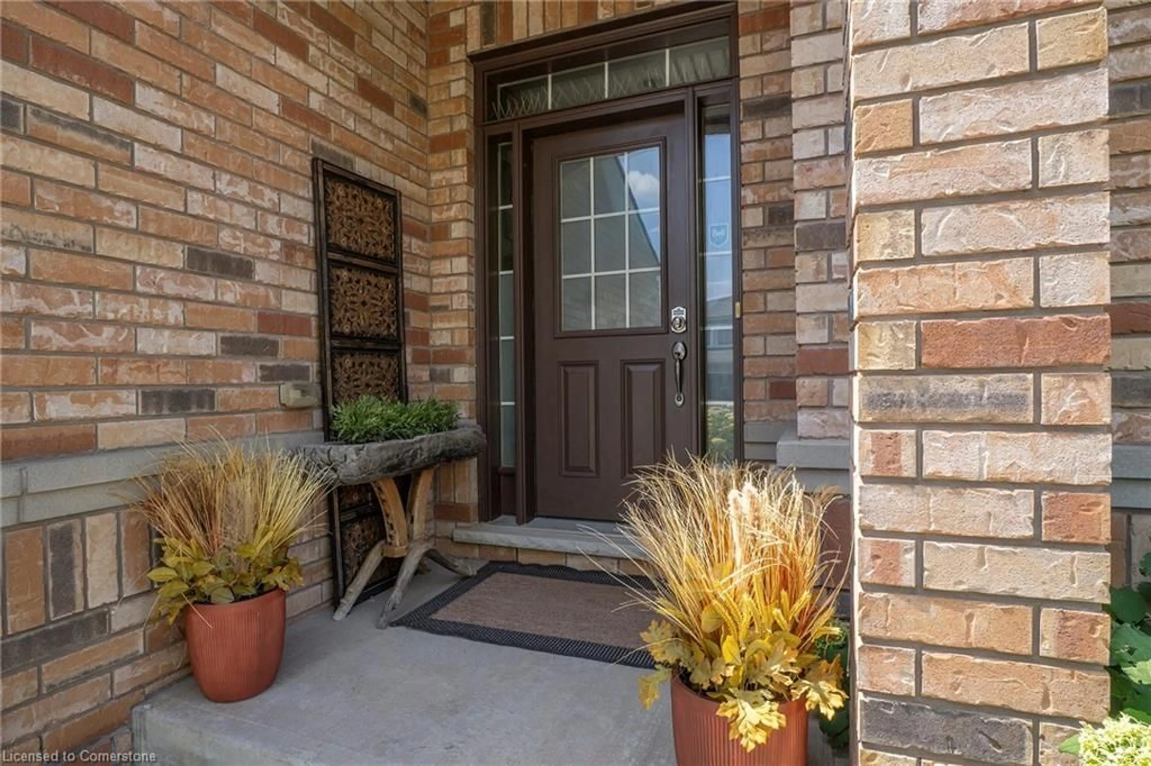 Indoor entryway for 6325 St. Michael Ave, Niagara Falls Ontario L2H 0C7