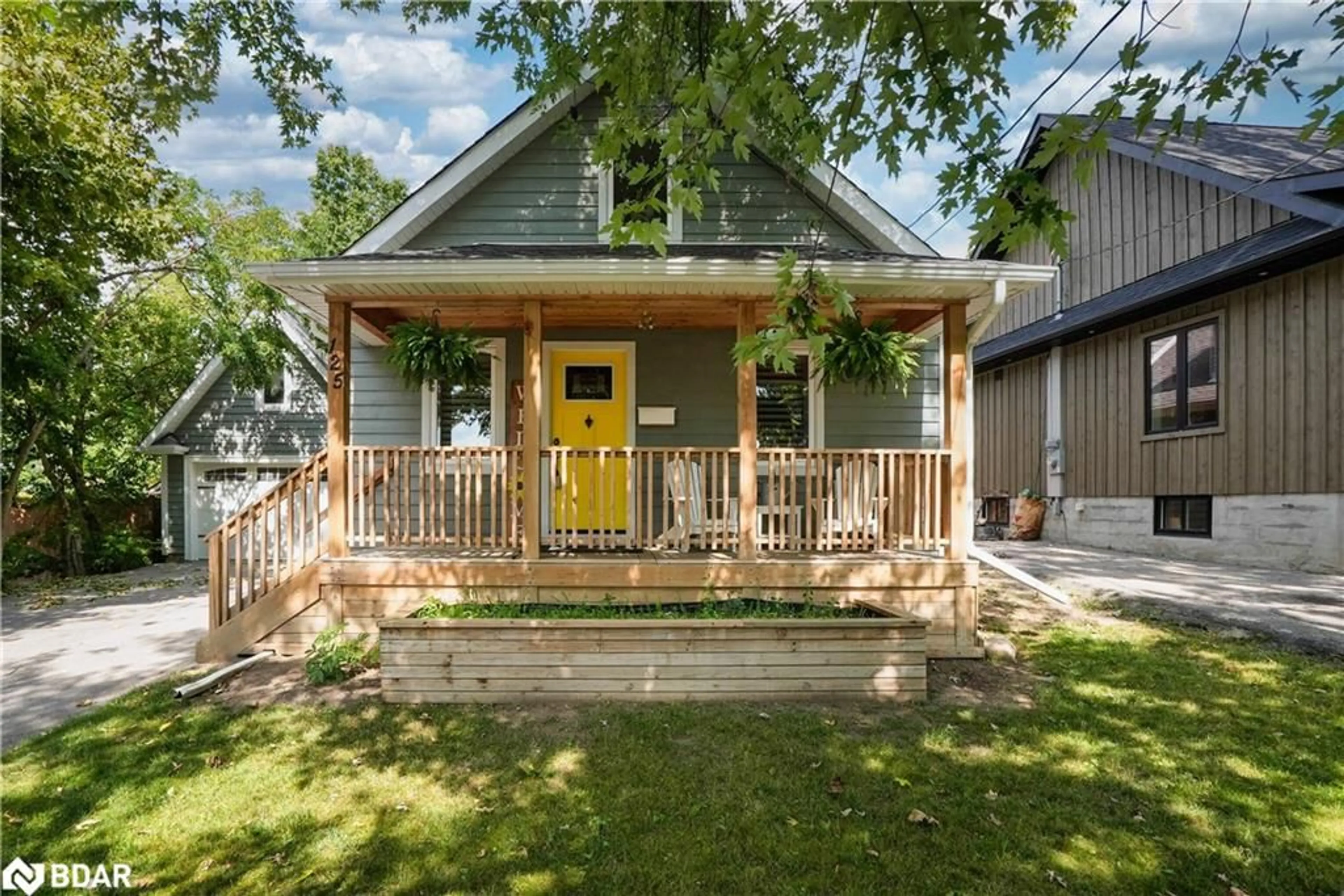 Unknown for 125 Dundonald St, Barrie Ontario L4M 3T7