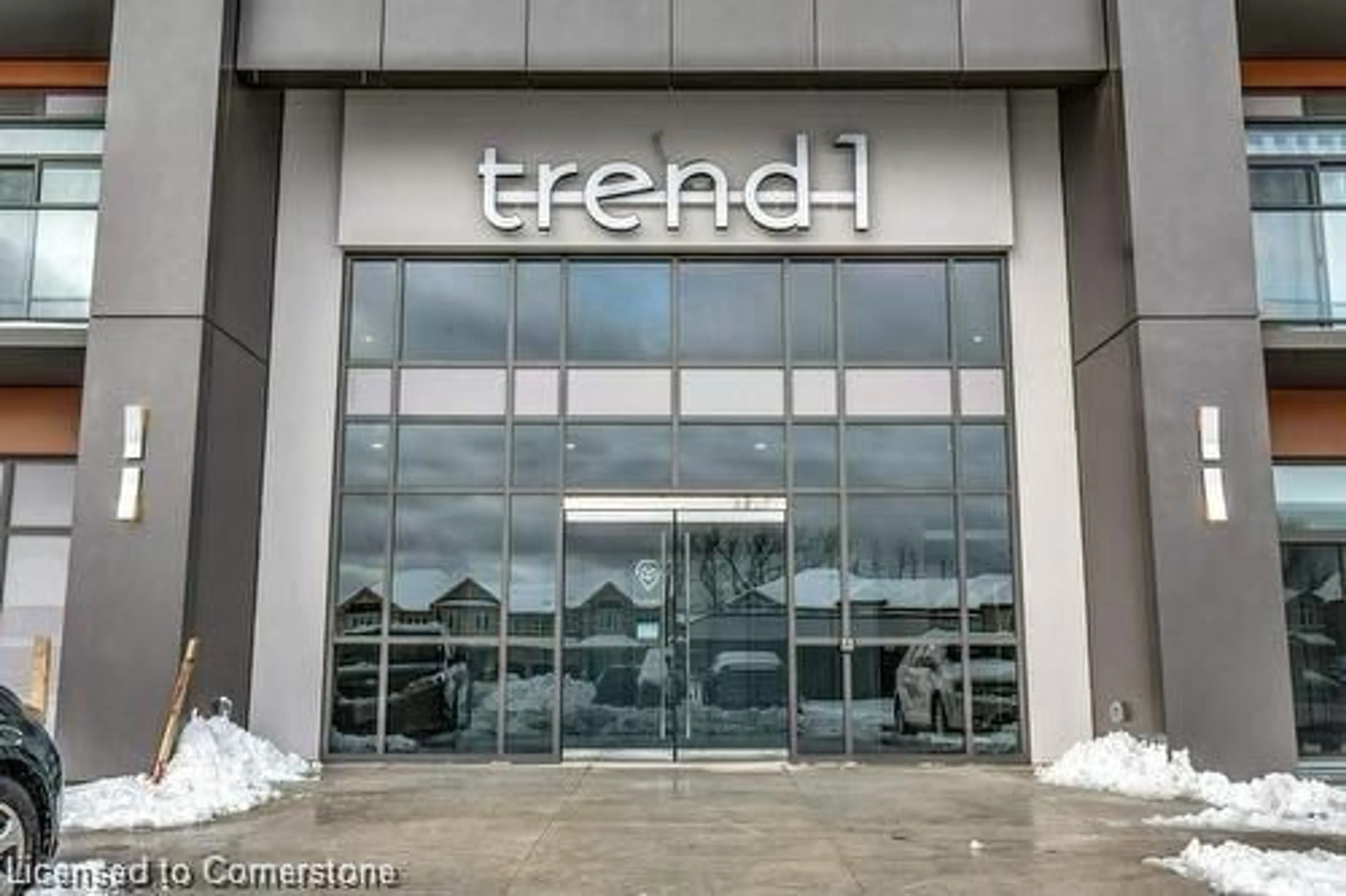 Indoor foyer for 450 Dundas St #1005, Waterdown Ontario L8B 1Z2