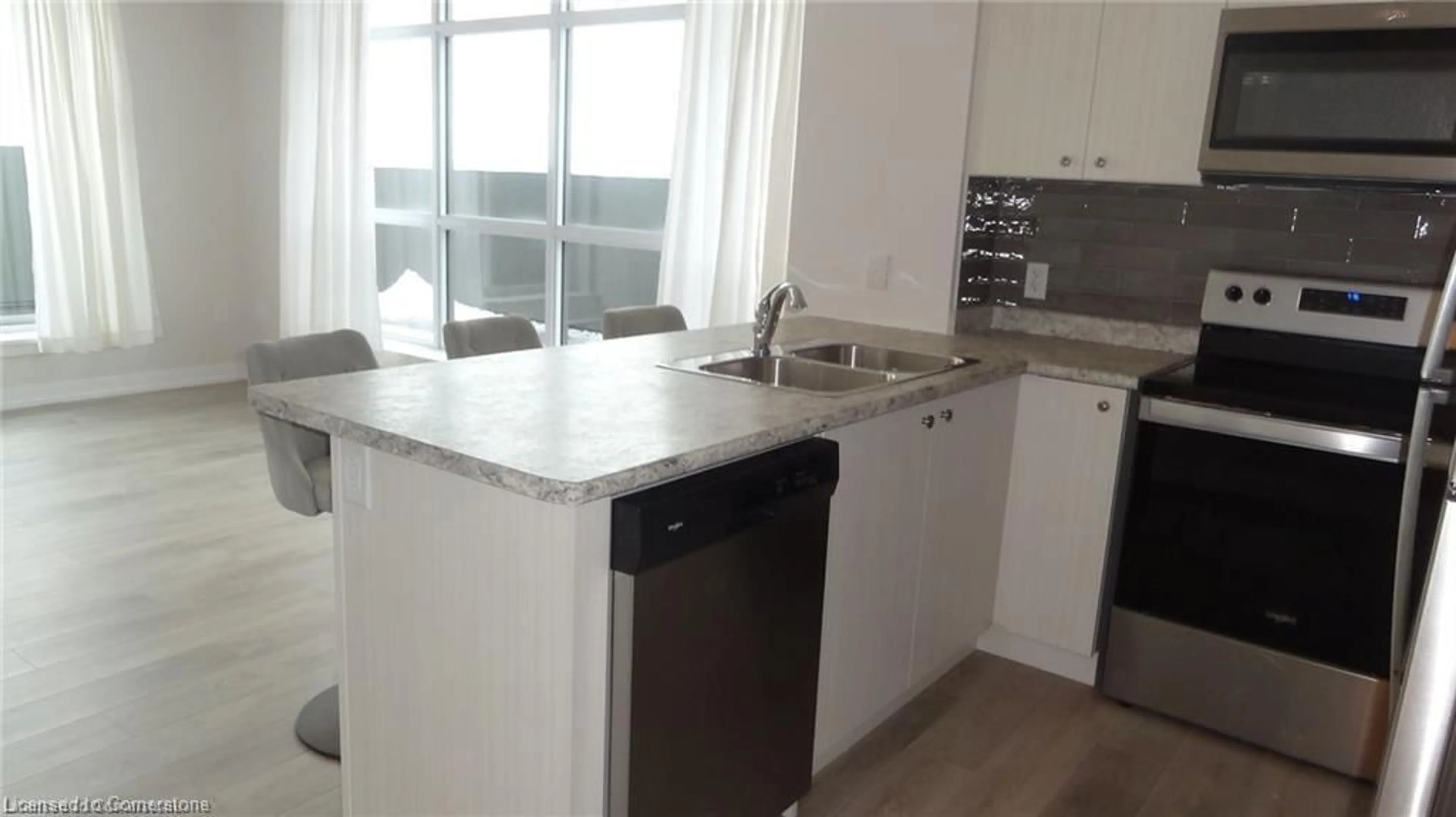 Standard kitchen, unknown for 450 Dundas St #1005, Waterdown Ontario L8B 1Z2