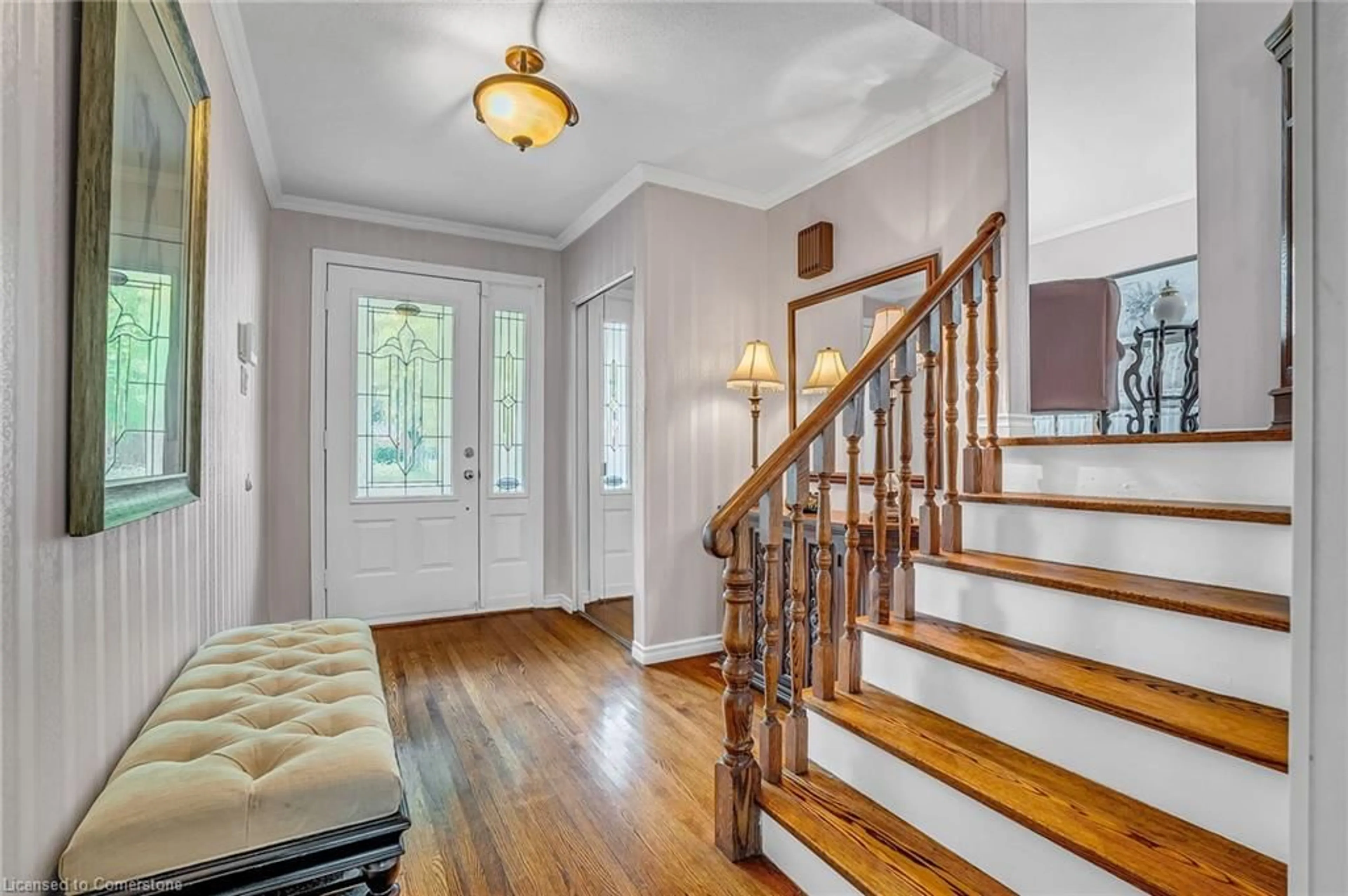 Indoor entryway for 1454 Leda Ave, Mississauga Ontario L5G 4B7