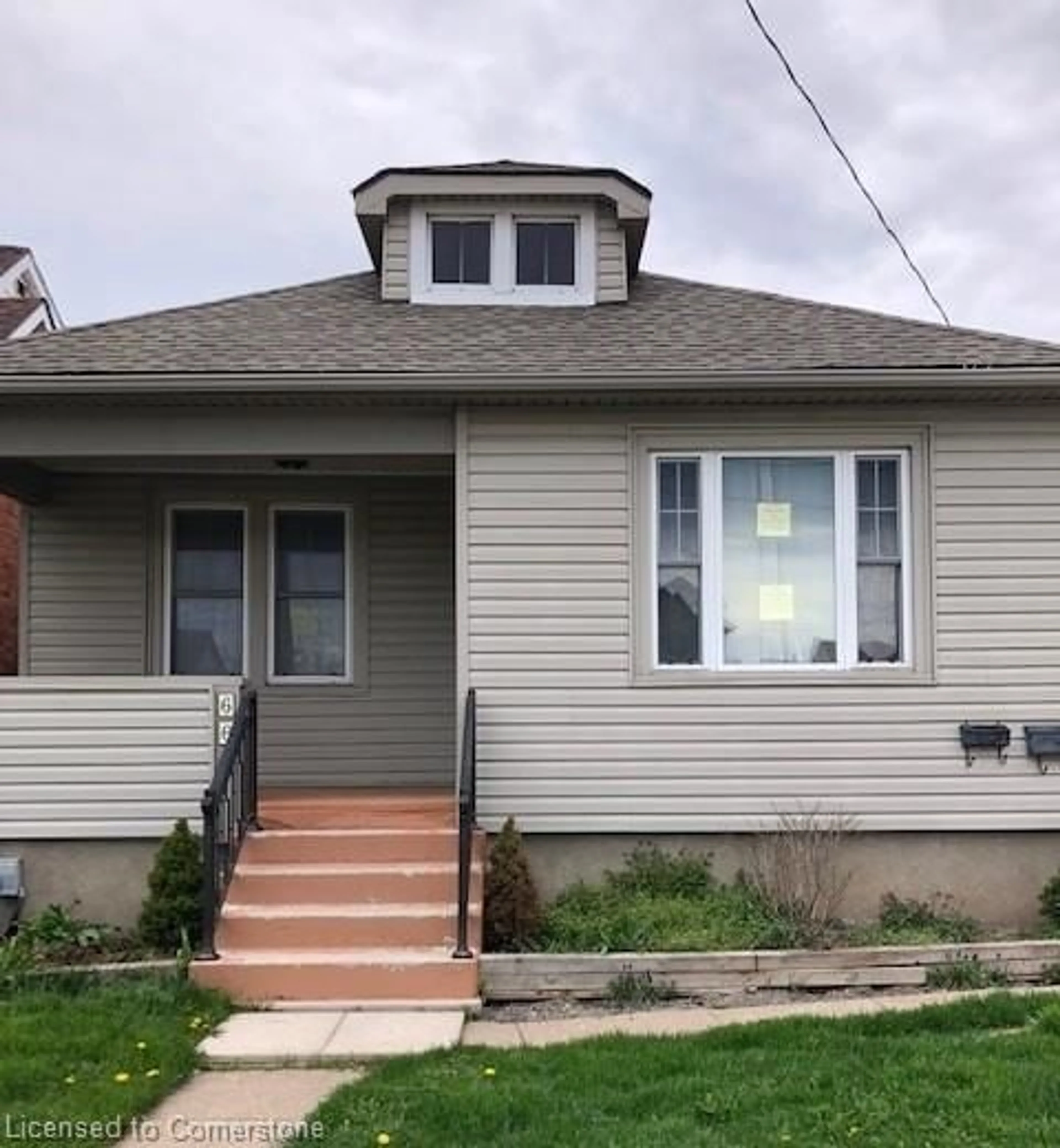 Home with vinyl exterior material, street for 66 Queen St, Thorold Ontario L2V 3N5