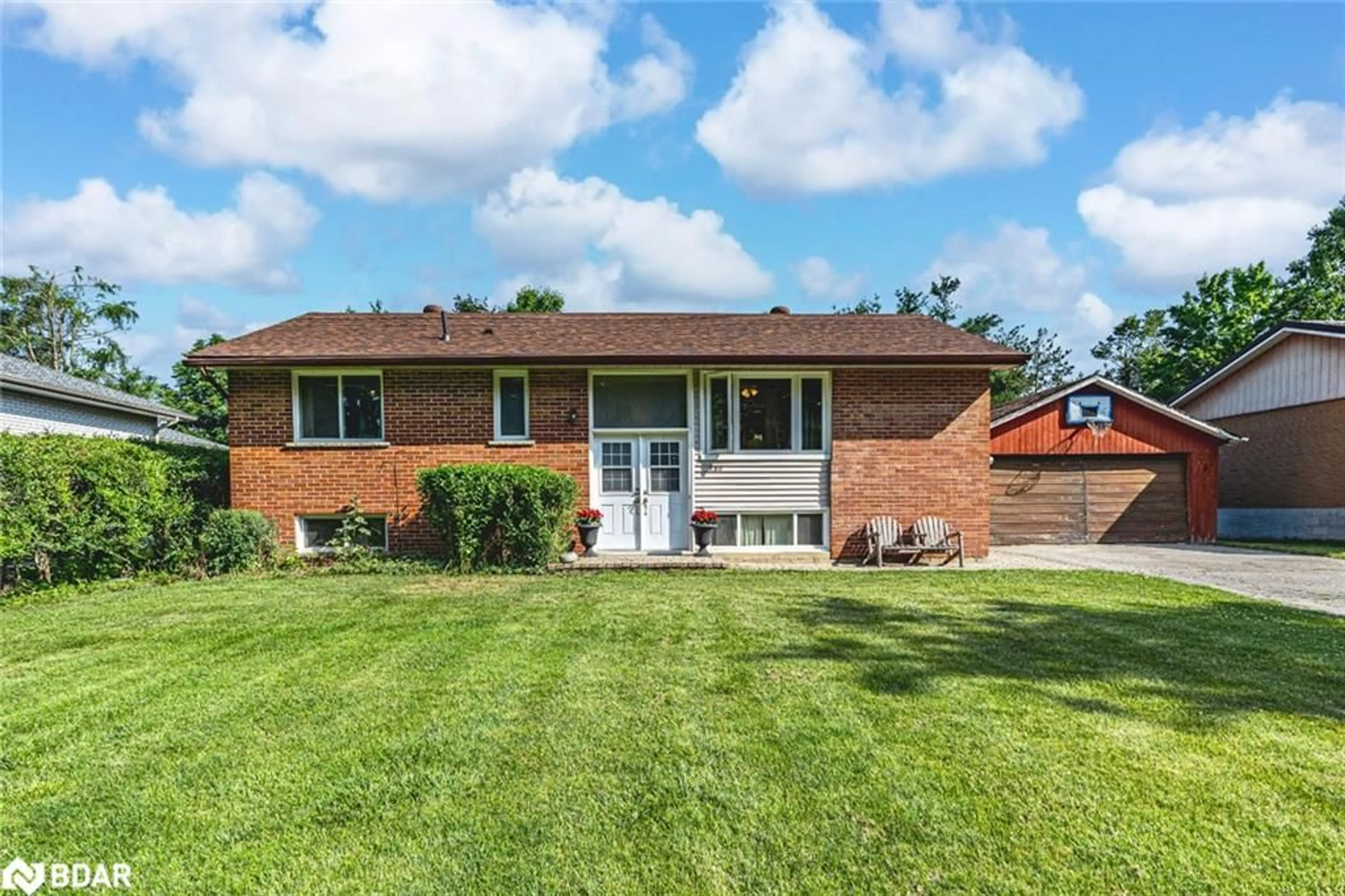 Home with brick exterior material, street for 250 Sunnybrae Ave, Innisfil Ontario L9S 1J1